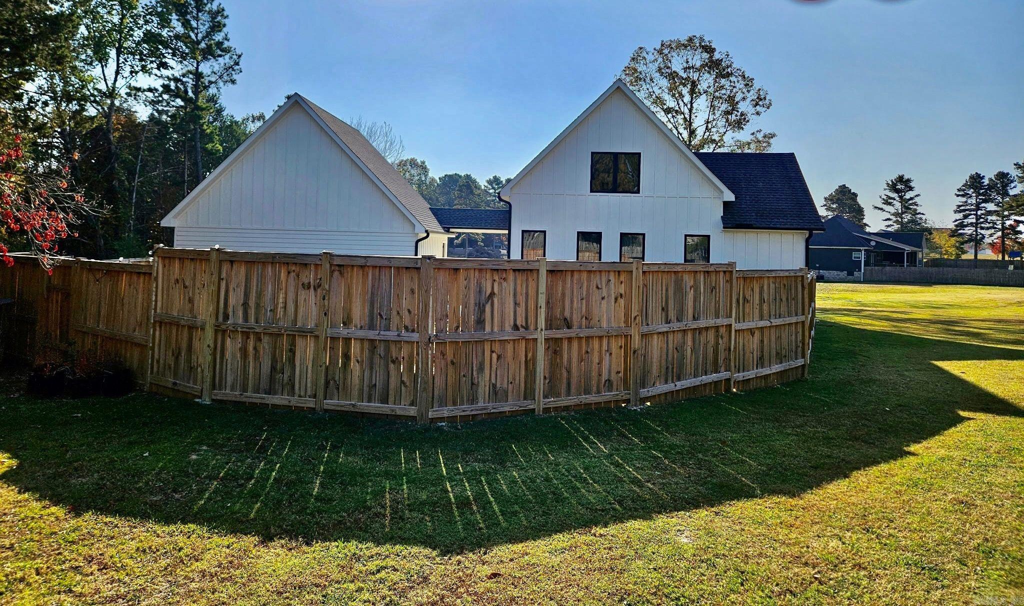 DOUBLE OAK ESTATES - Residential