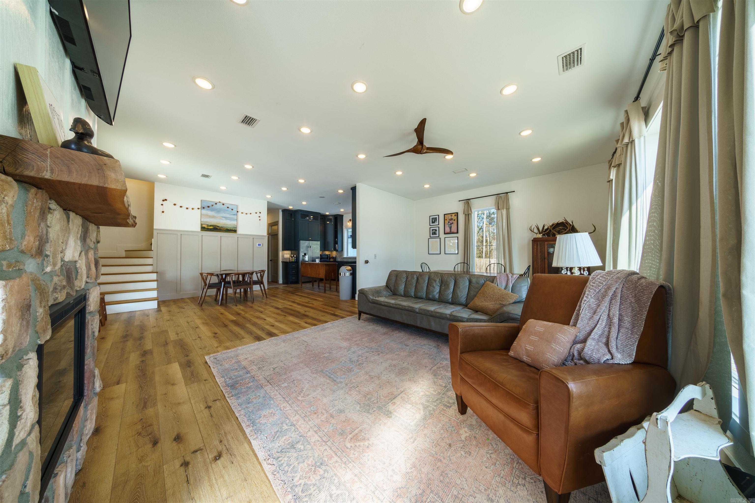 DOUBLE OAK ESTATES - Residential