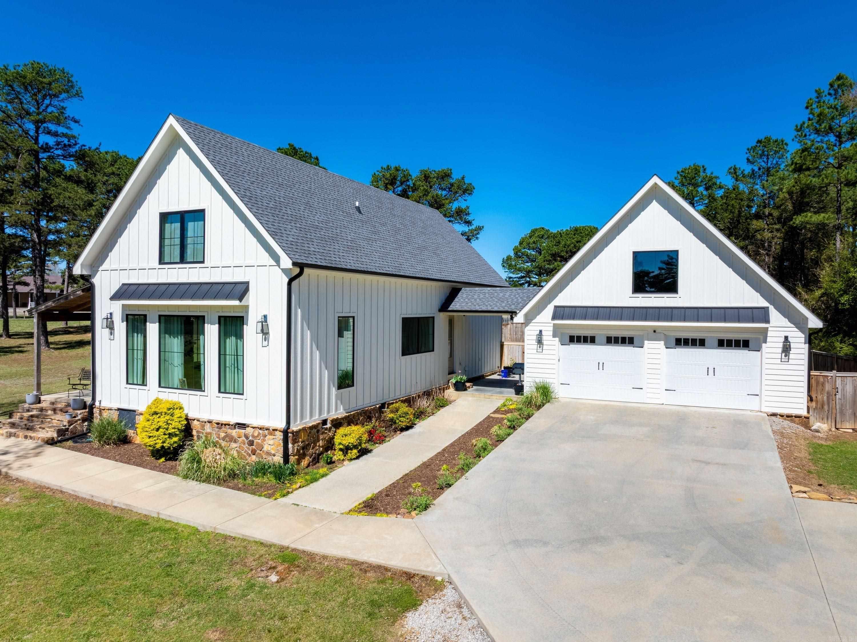 DOUBLE OAK ESTATES - Residential