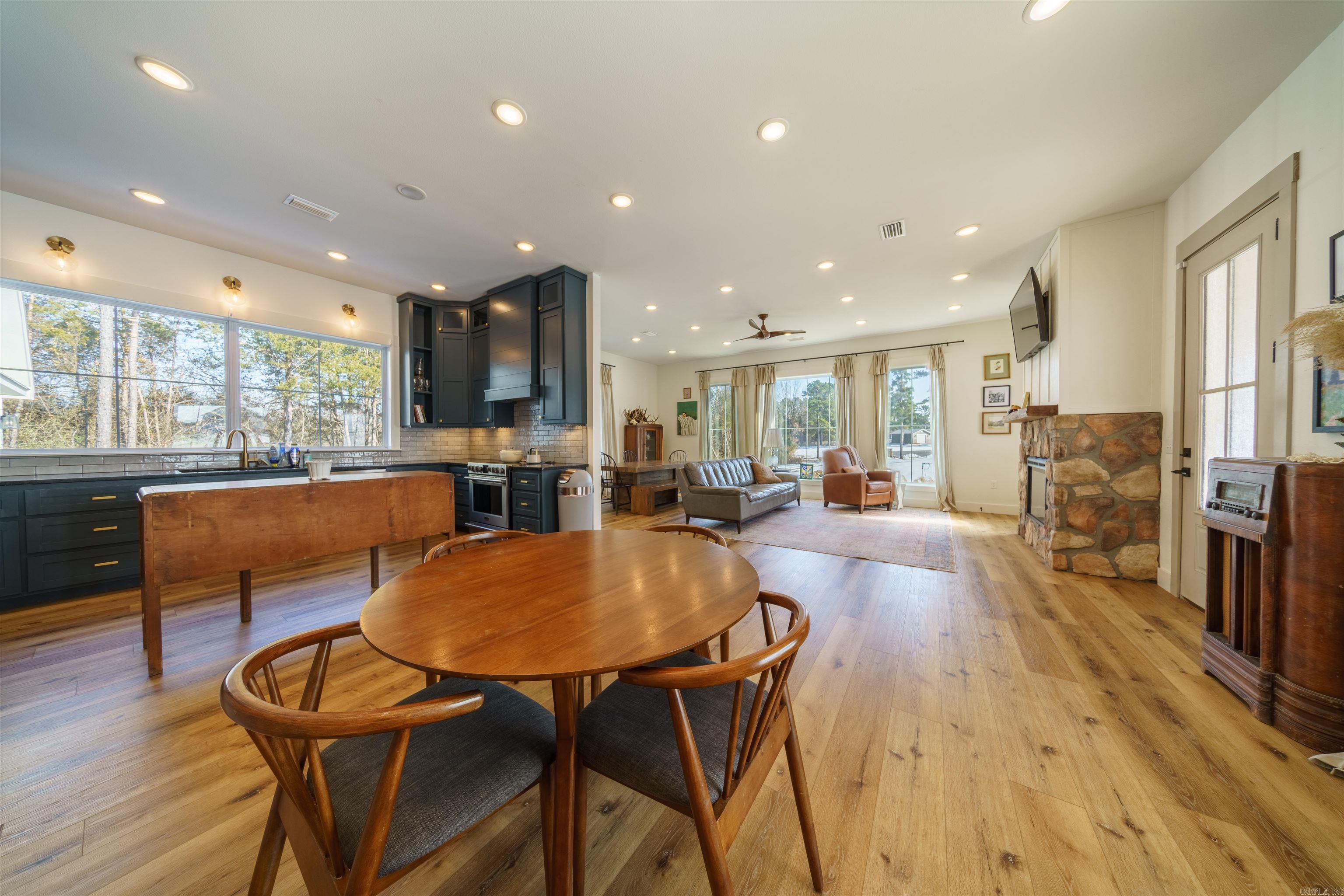 DOUBLE OAK ESTATES - Residential