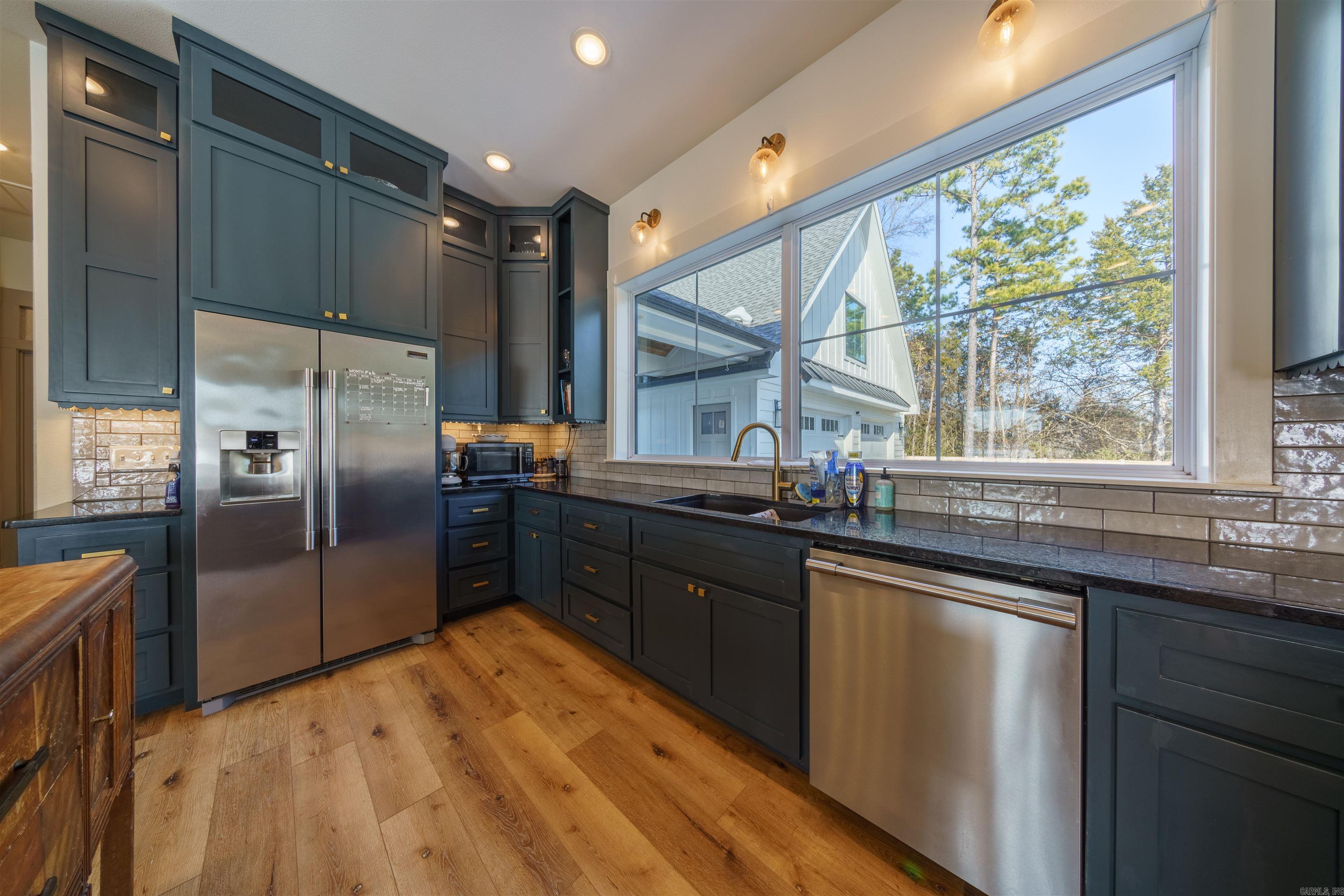 DOUBLE OAK ESTATES - Residential