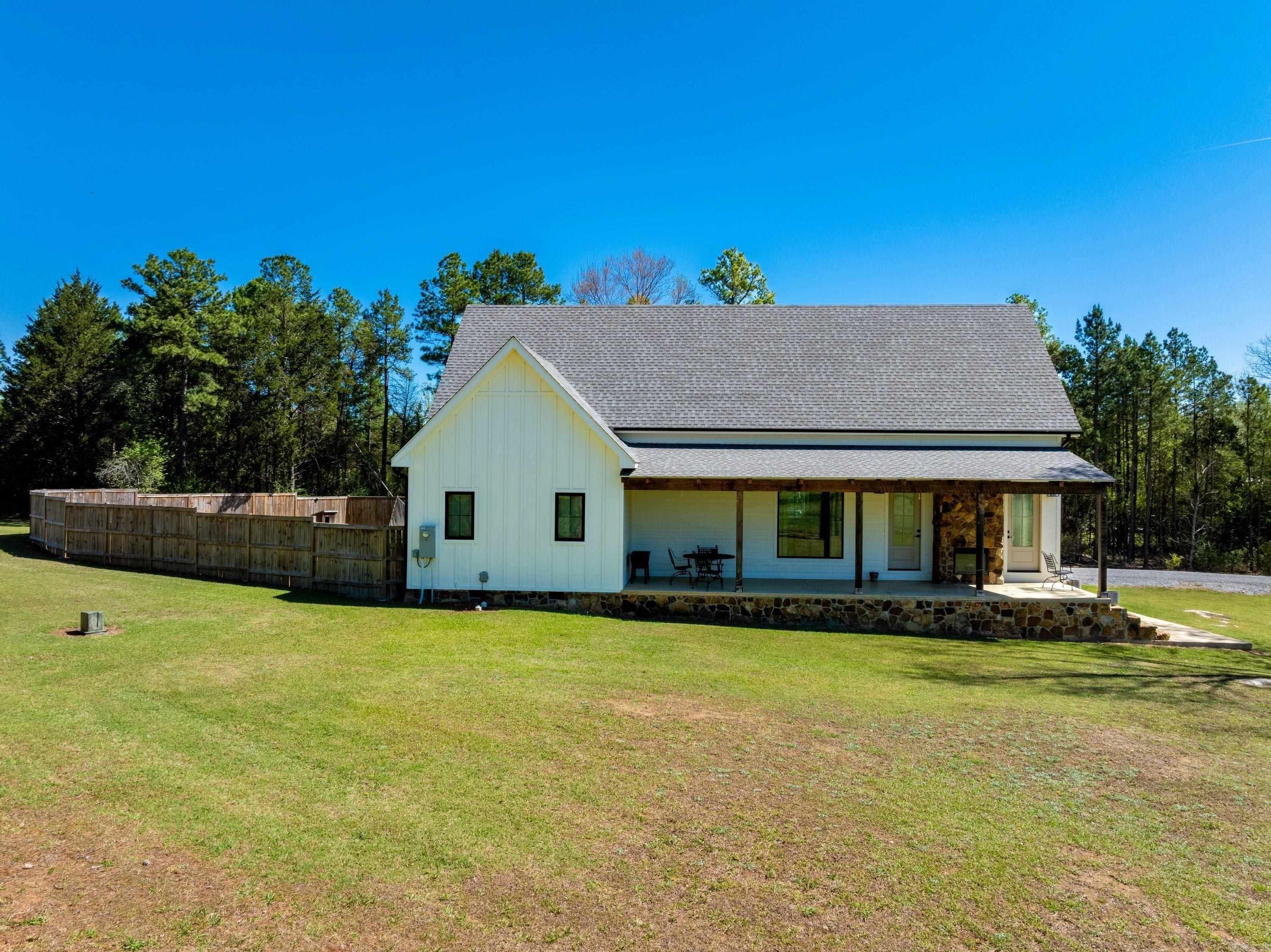 DOUBLE OAK ESTATES - Residential