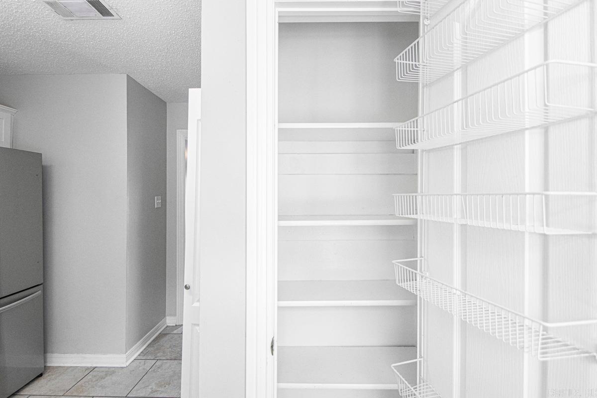 OAK FOREST - Residential