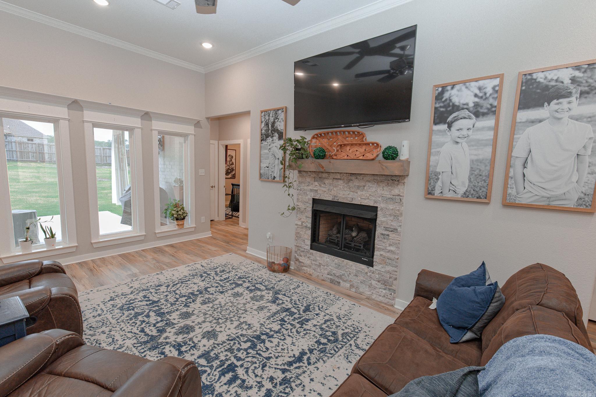 OAK TREE SOUTH - Residential