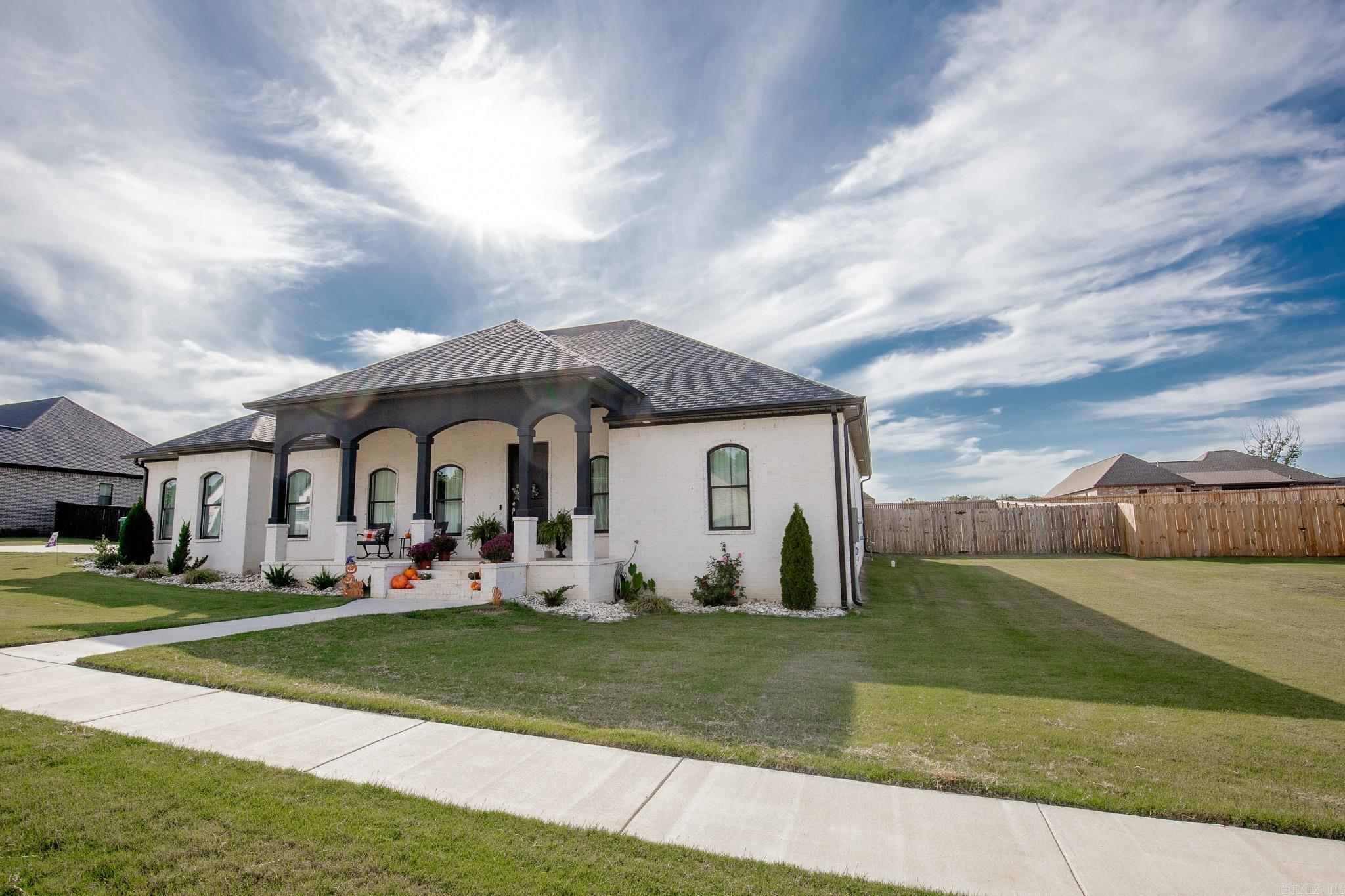 OAK TREE SOUTH - Residential