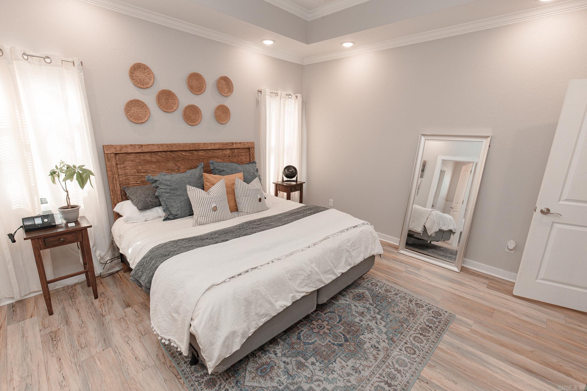 OAK TREE SOUTH - Residential