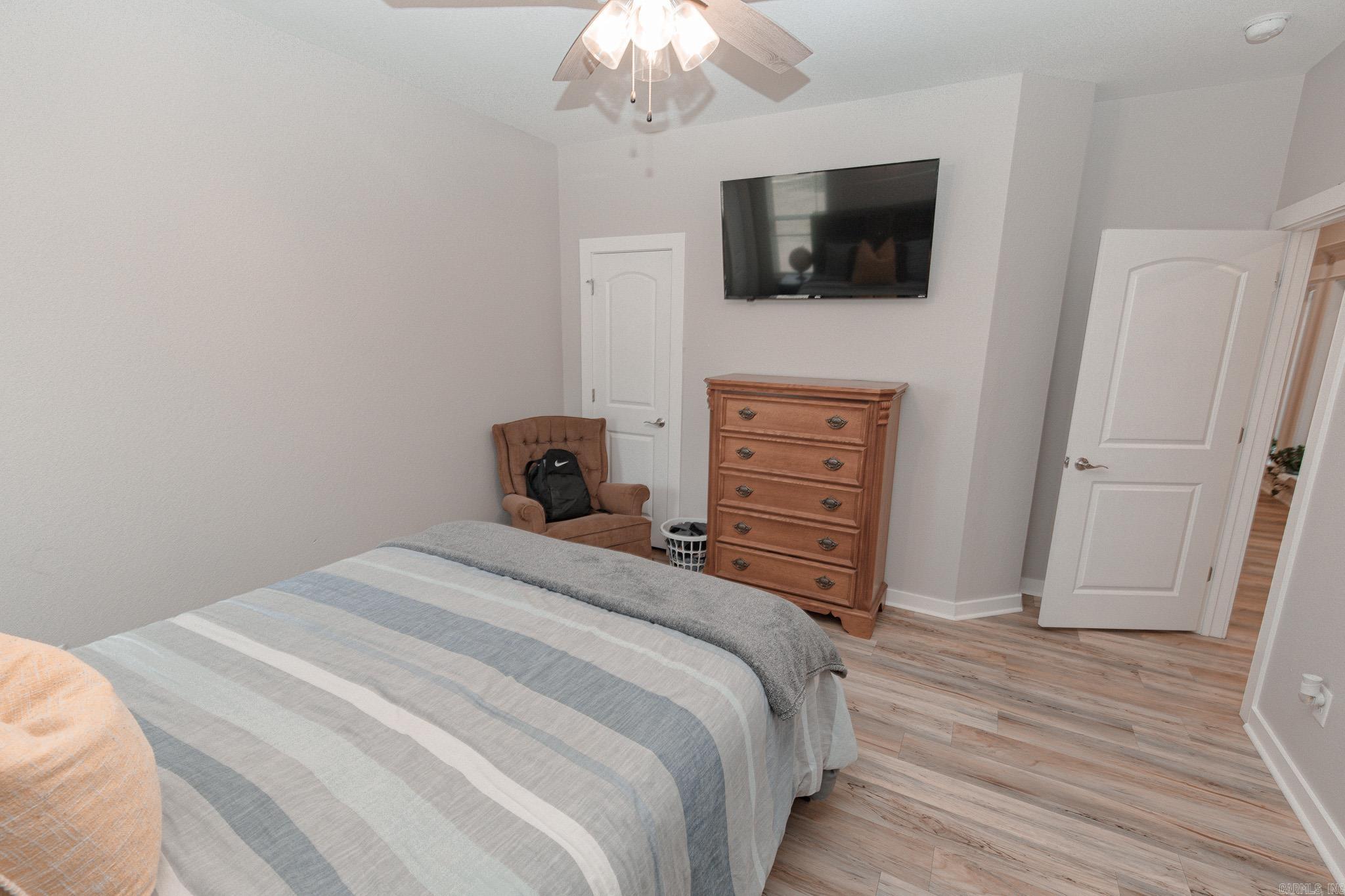 OAK TREE SOUTH - Residential