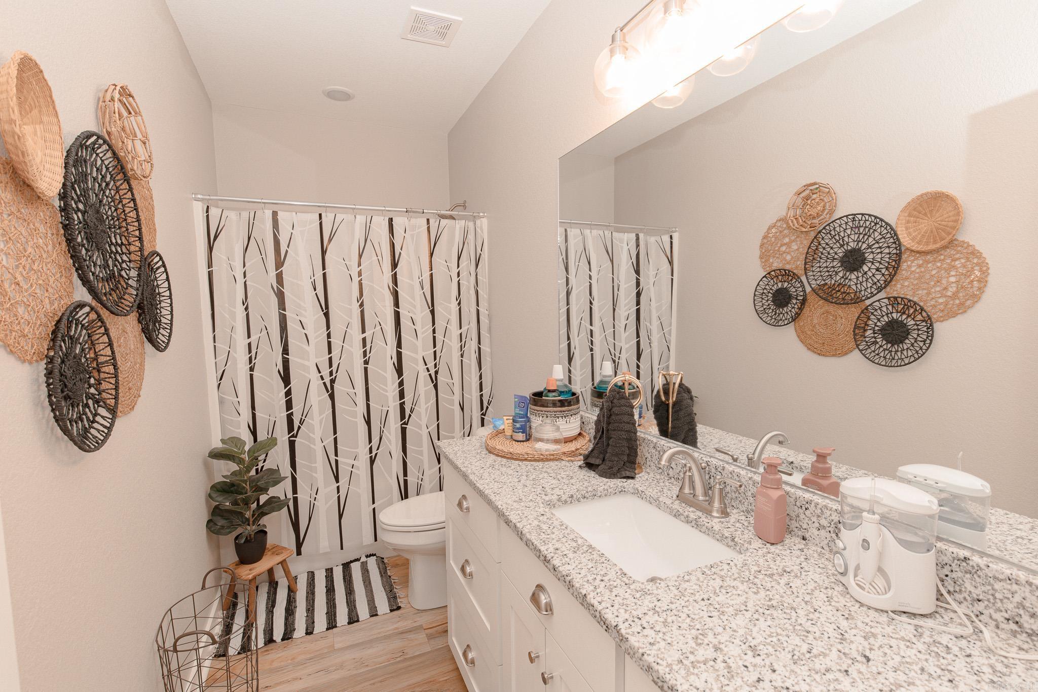 OAK TREE SOUTH - Residential