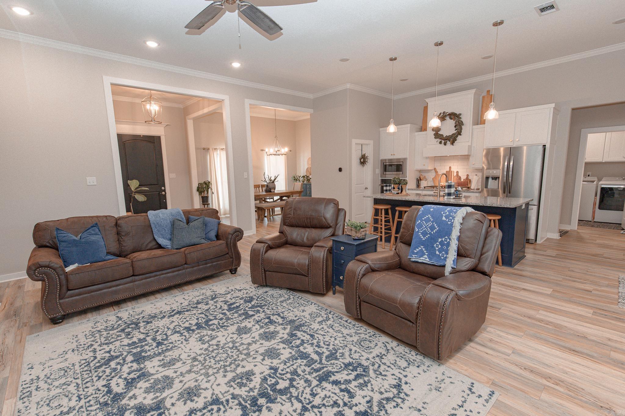 OAK TREE SOUTH - Residential