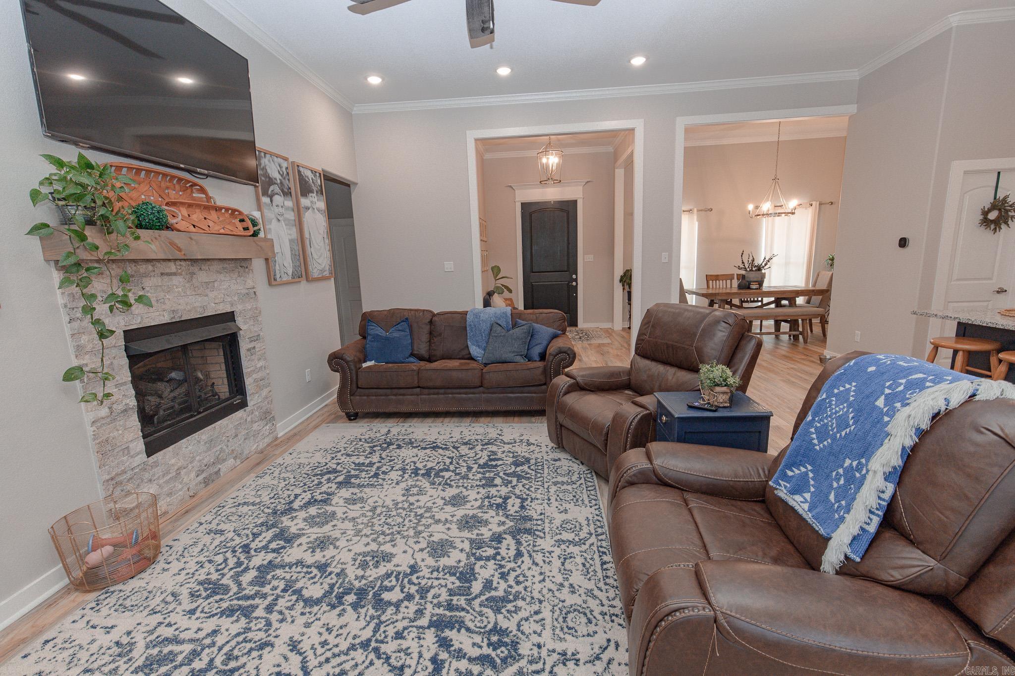 OAK TREE SOUTH - Residential