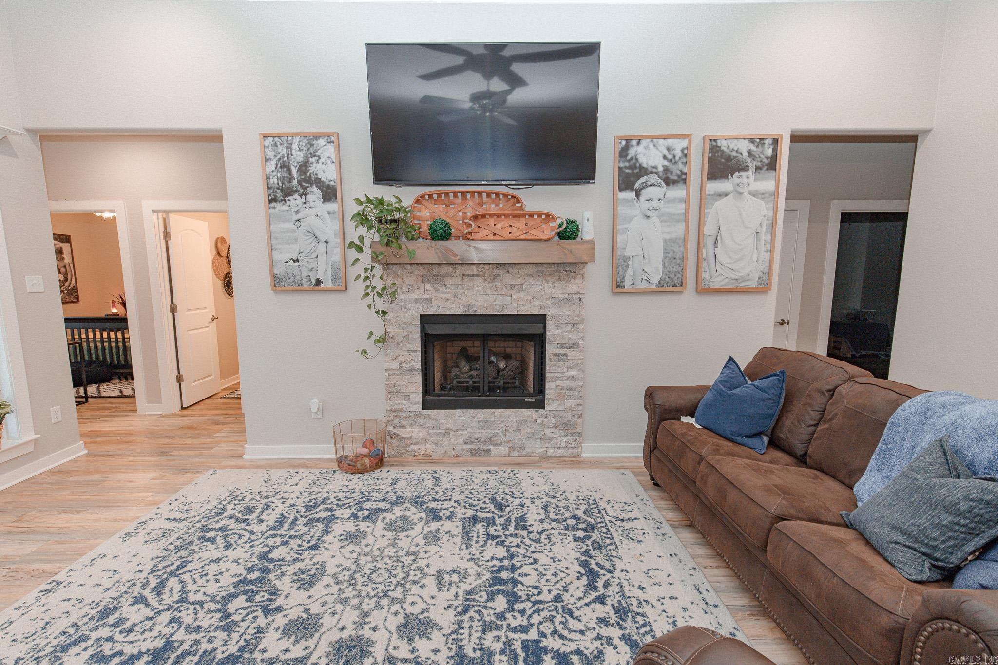 OAK TREE SOUTH - Residential