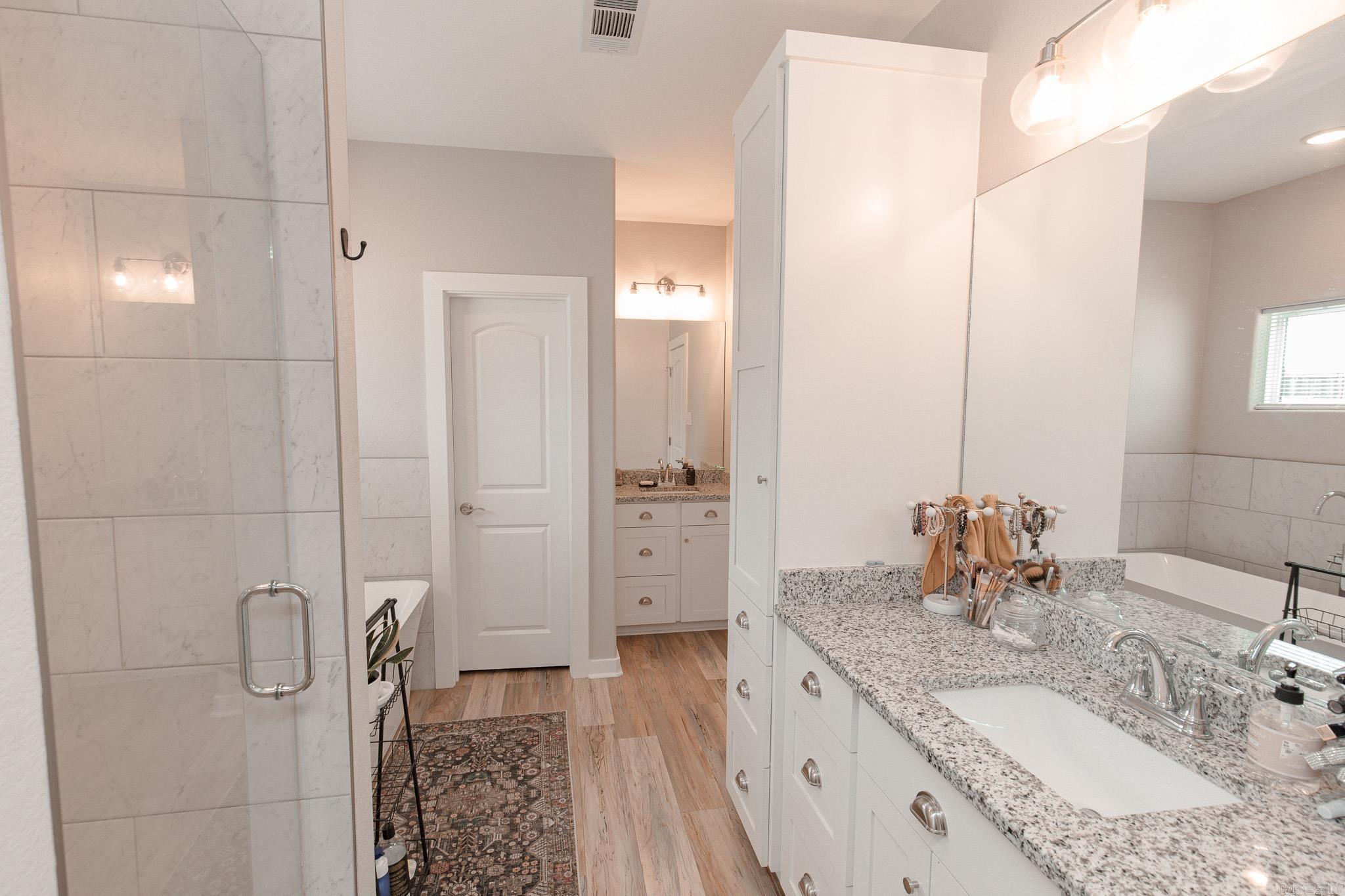 OAK TREE SOUTH - Residential