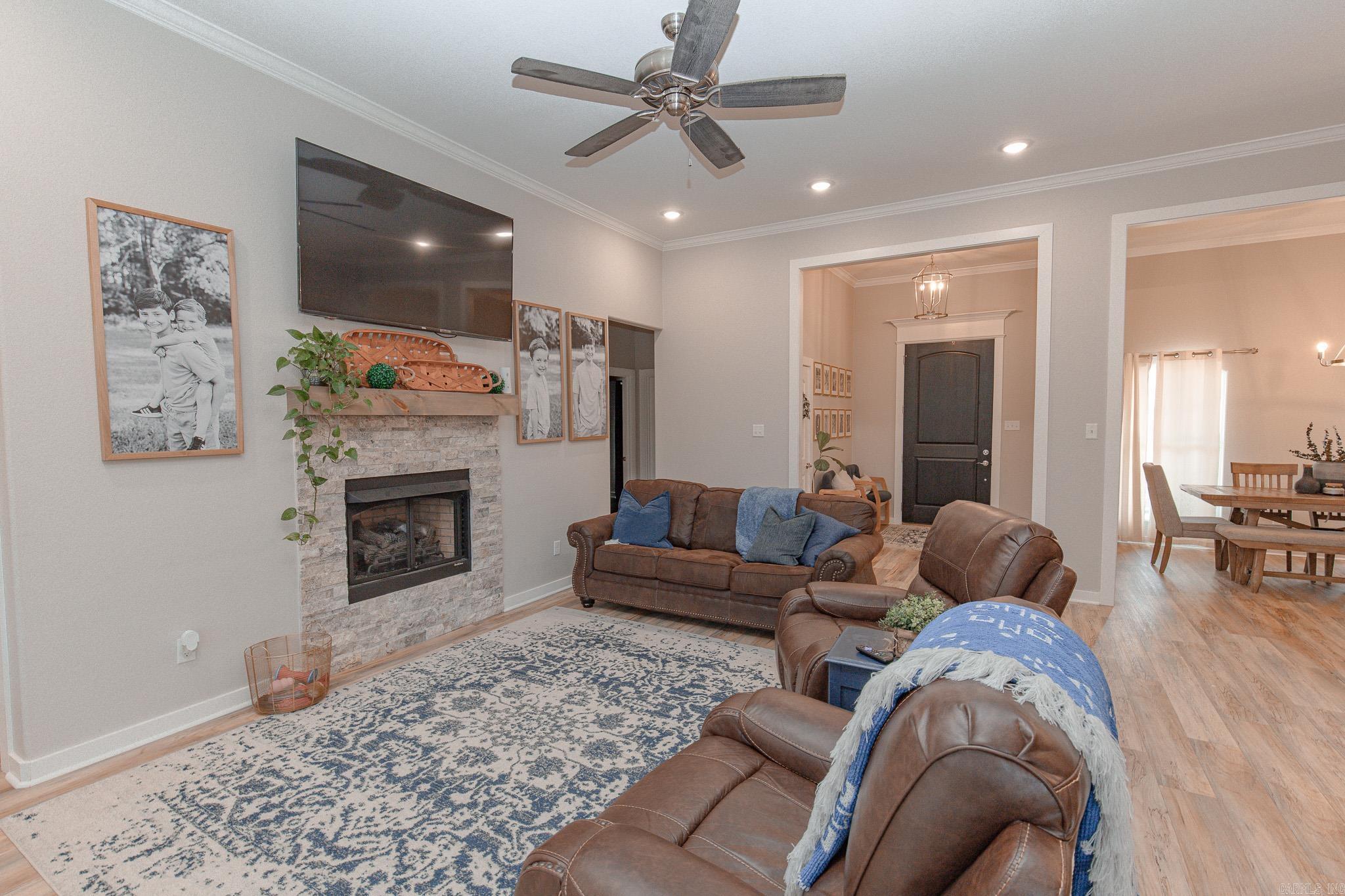 OAK TREE SOUTH - Residential