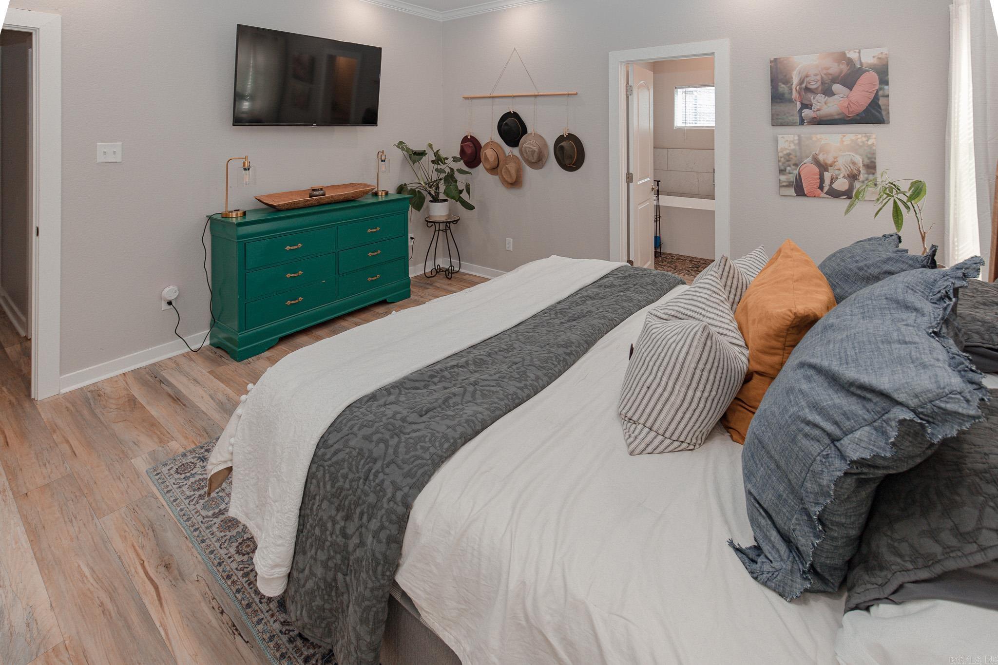 OAK TREE SOUTH - Residential