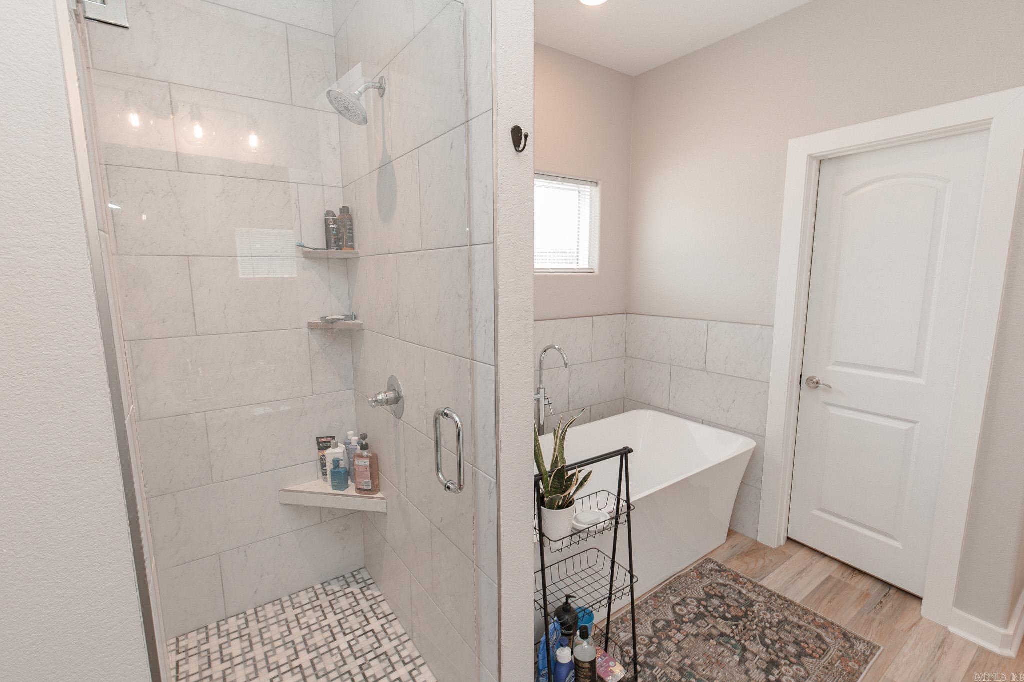 OAK TREE SOUTH - Residential