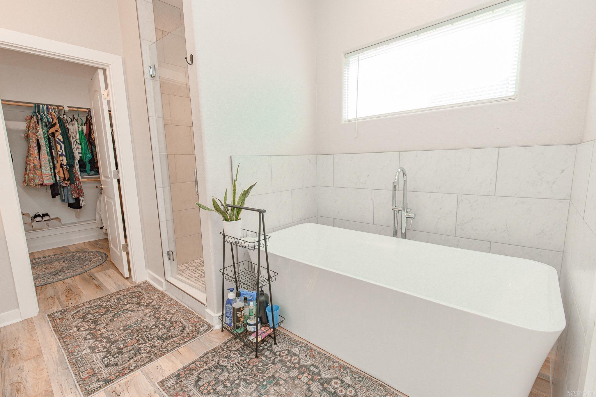 OAK TREE SOUTH - Residential