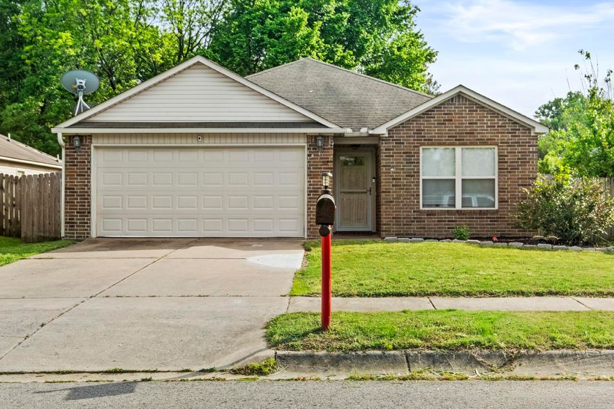Looking for a well maintained home in North Little Rock? This is the one for you! This home has everything you're looking for, two car garage, updated home, and large fenced in back yard all in a quiet neighborhood. Call today for you tour.