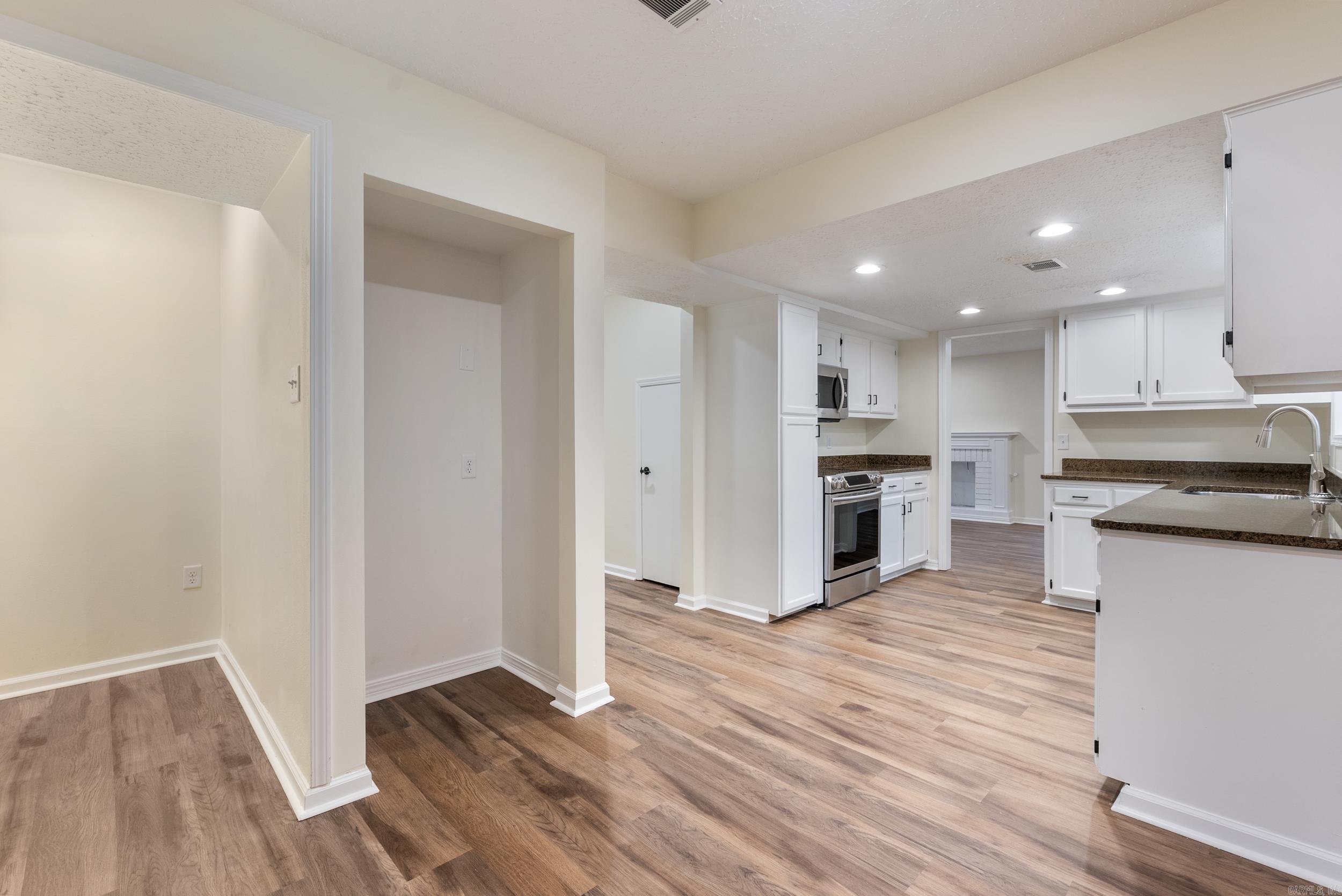 SMOKING OAKS ADD - Residential