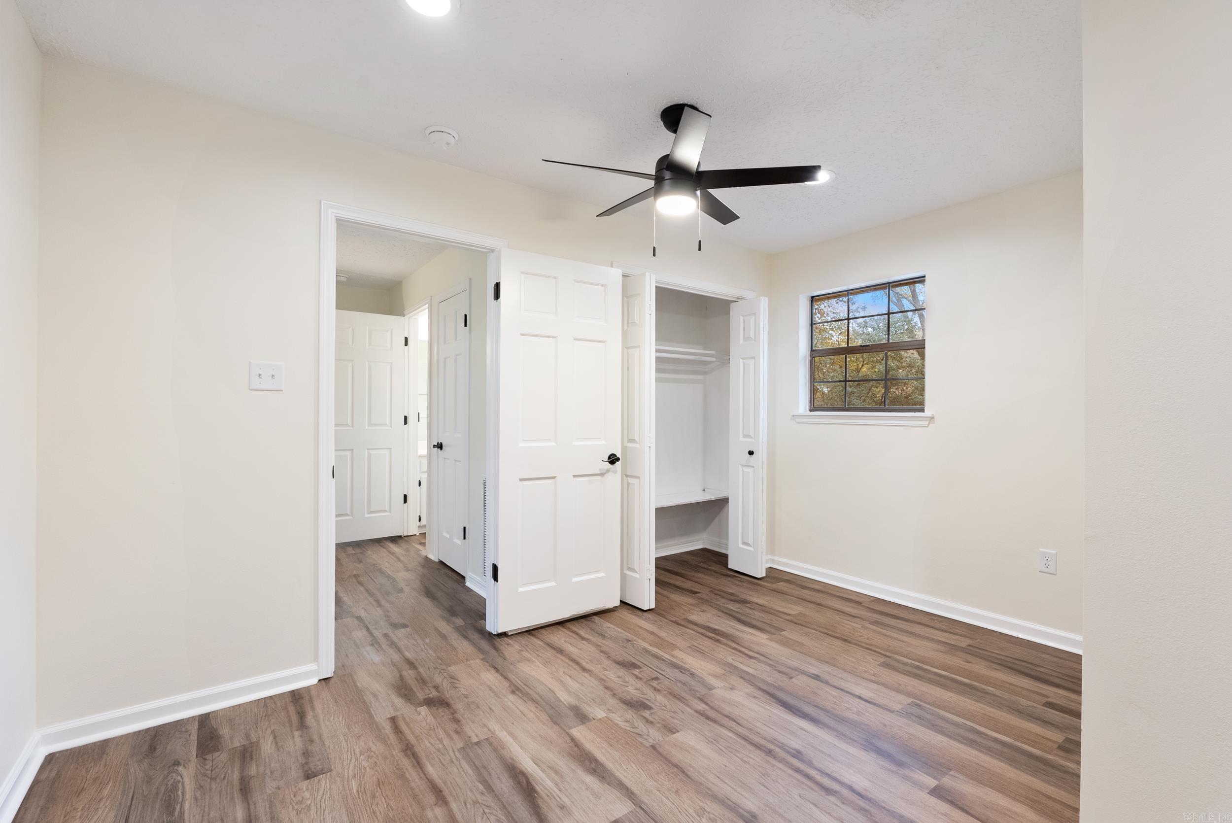 SMOKING OAKS ADD - Residential