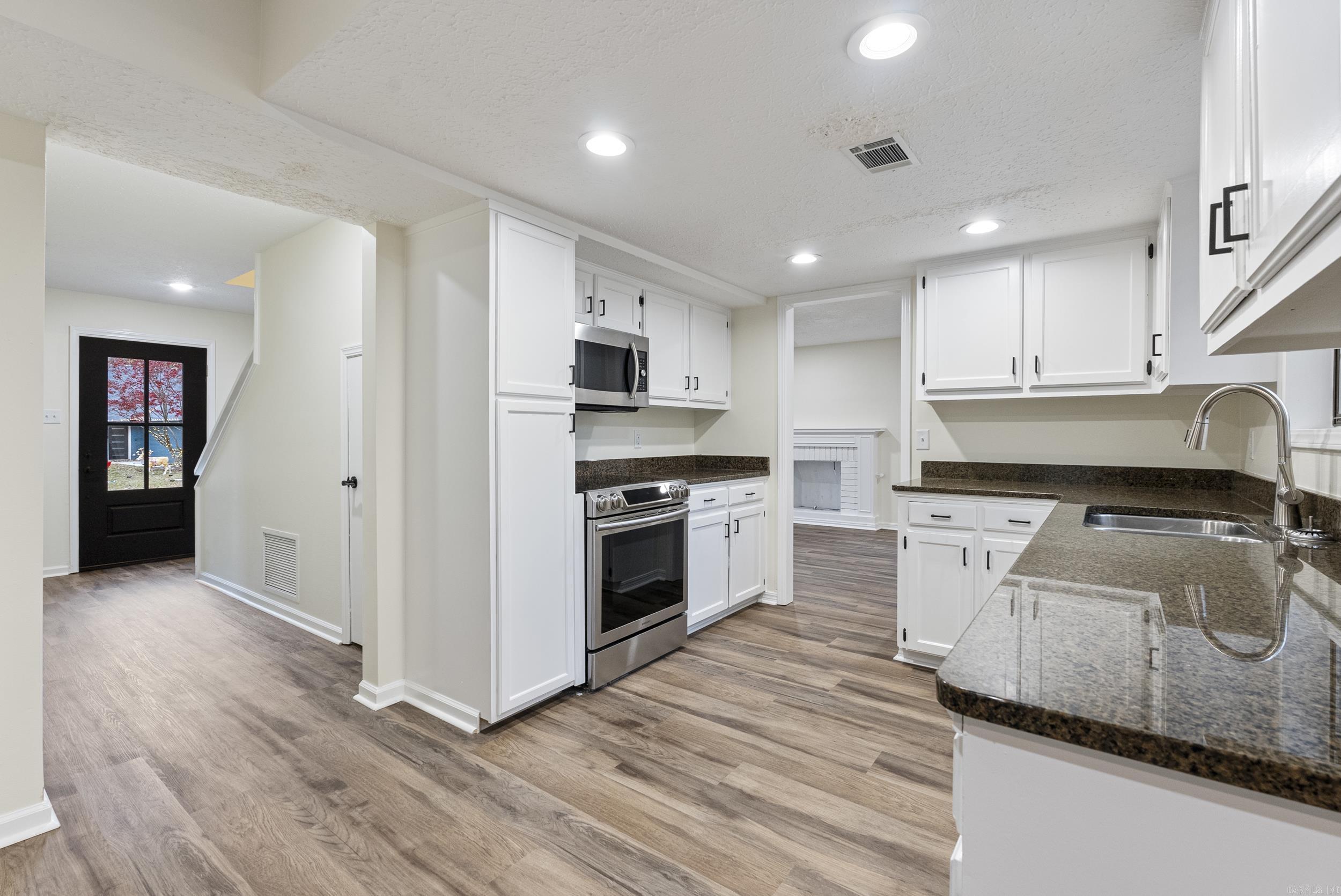 SMOKING OAKS ADD - Residential