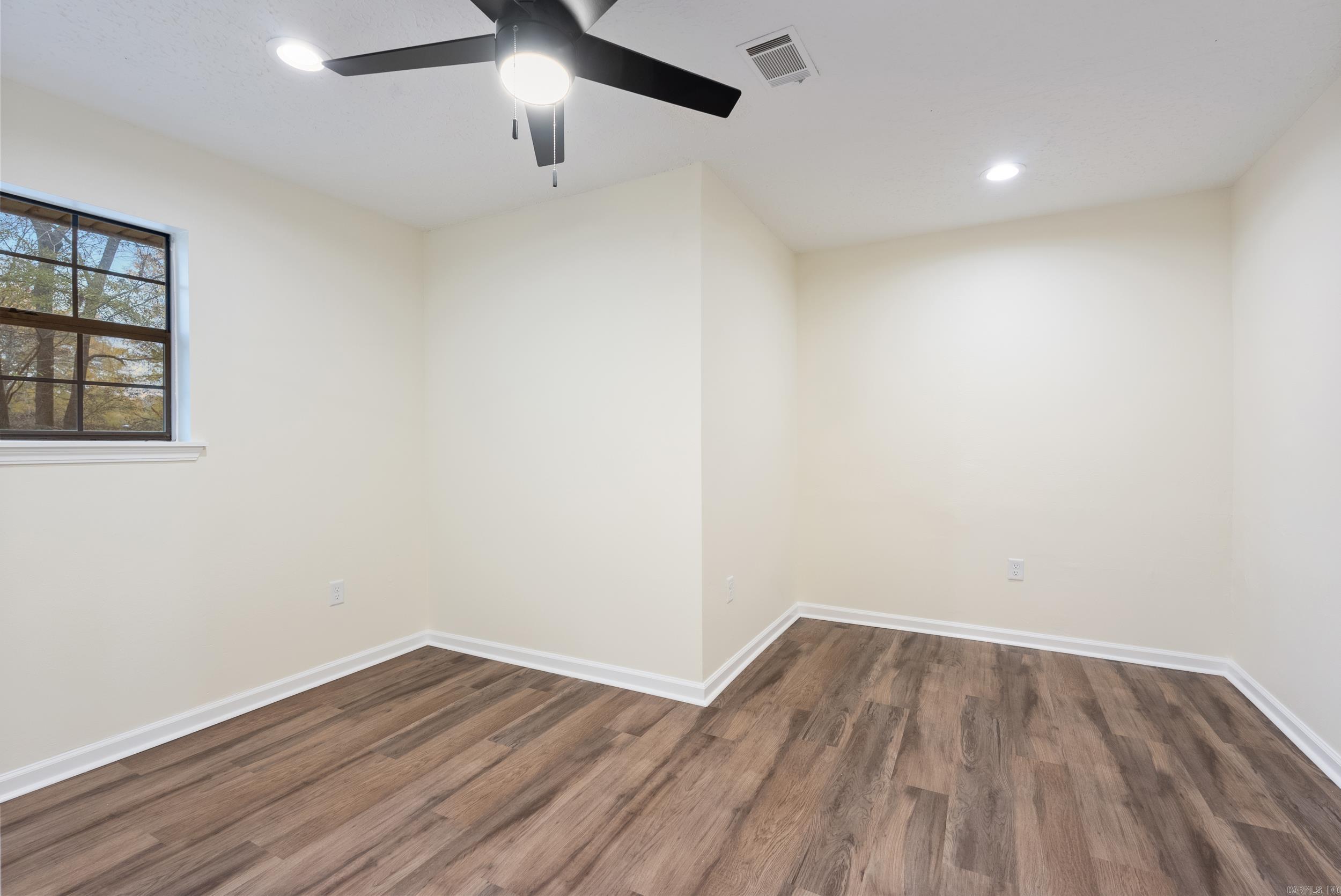 SMOKING OAKS ADD - Residential