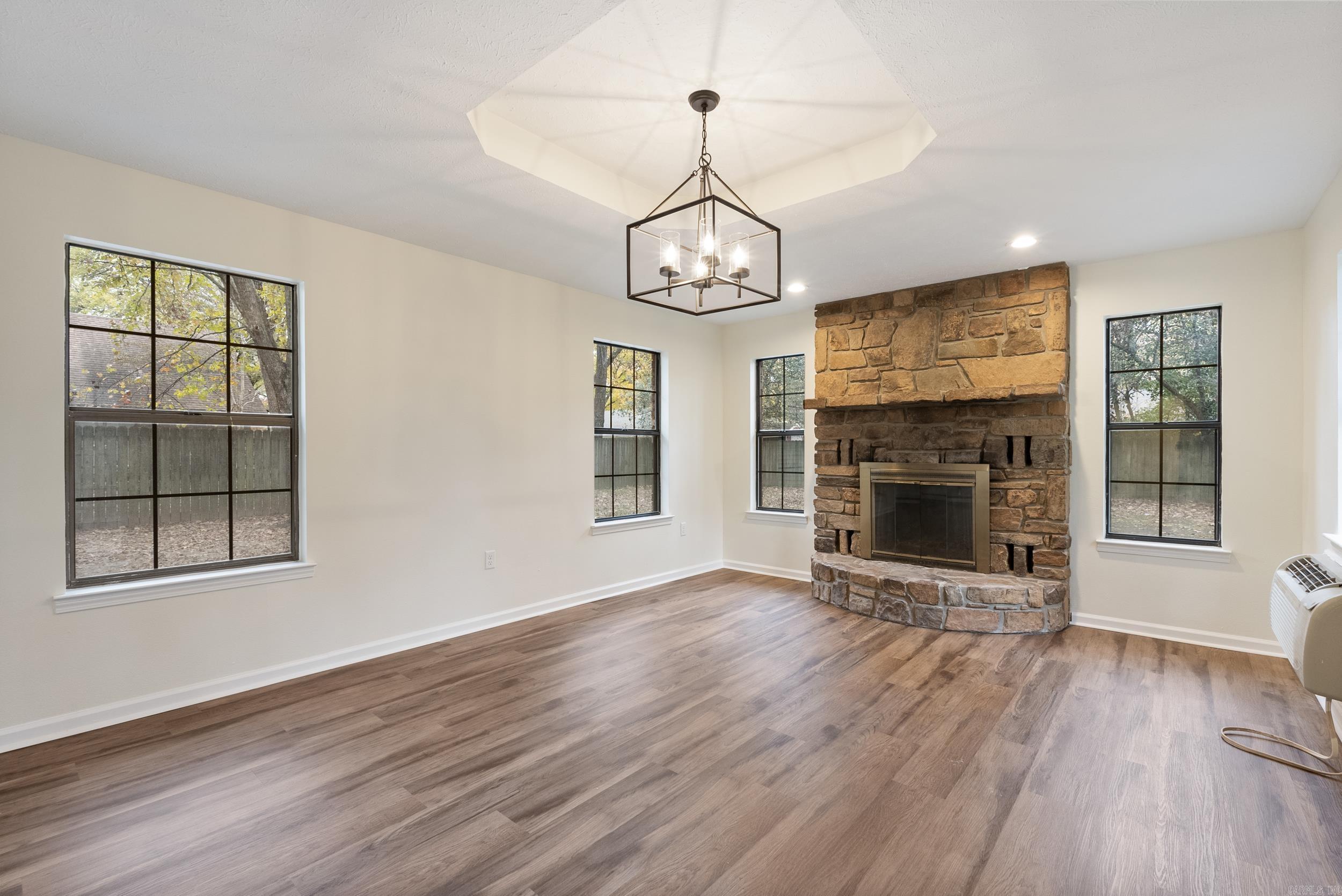 SMOKING OAKS ADD - Residential