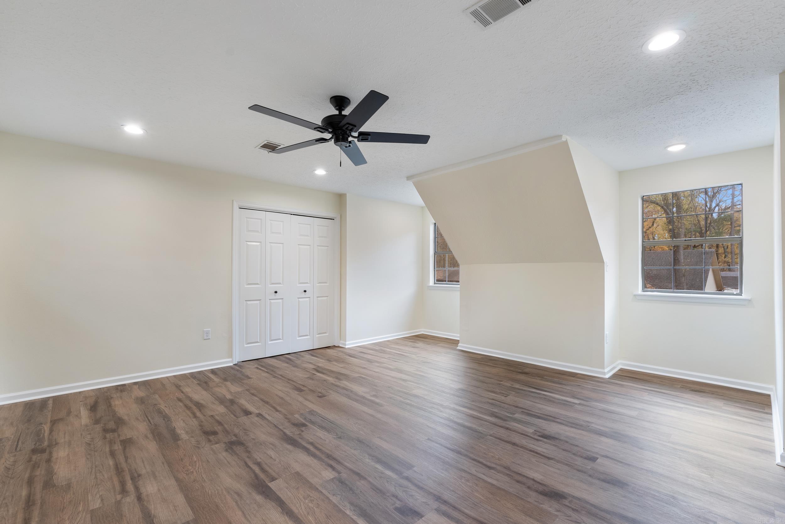 SMOKING OAKS ADD - Residential