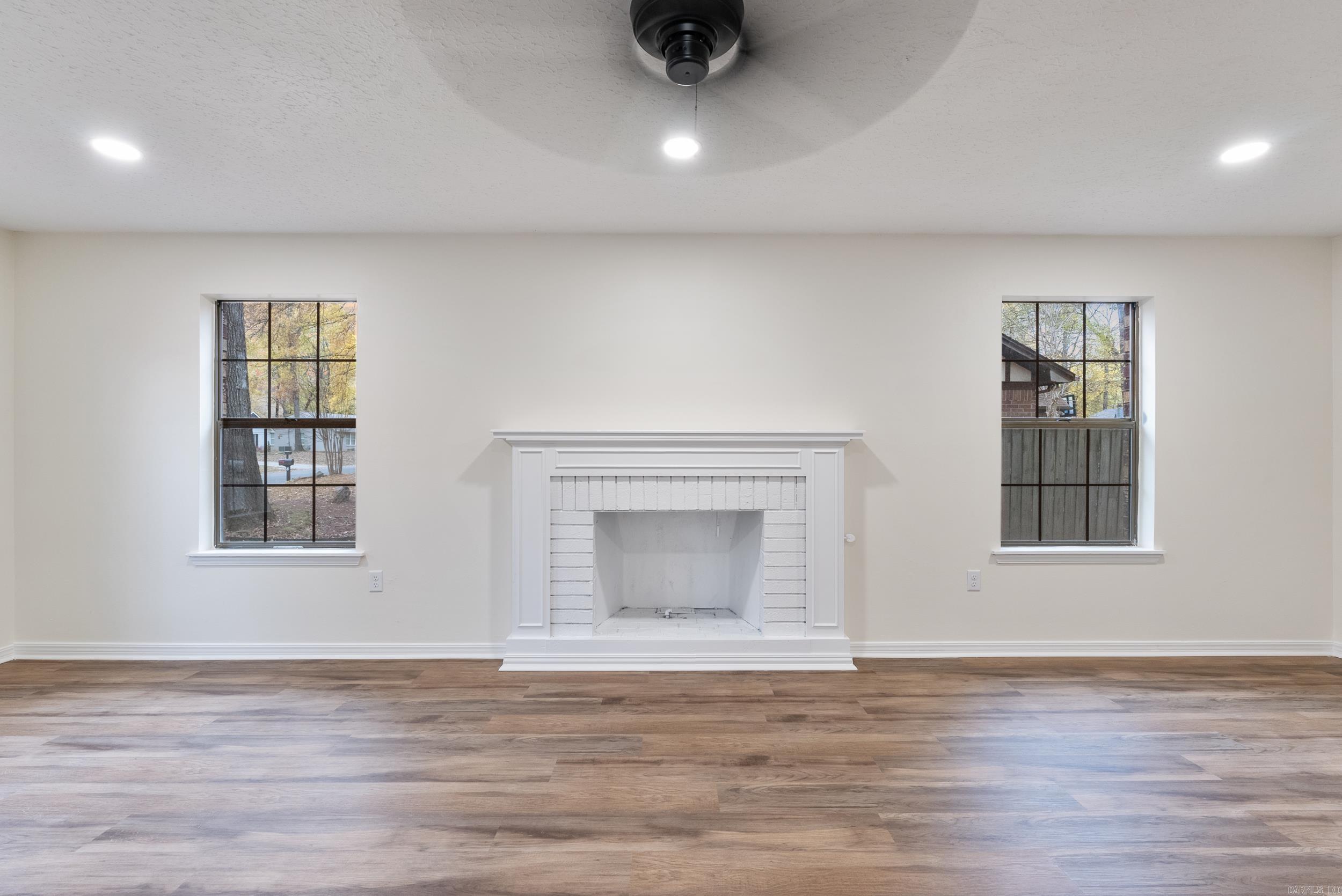 SMOKING OAKS ADD - Residential