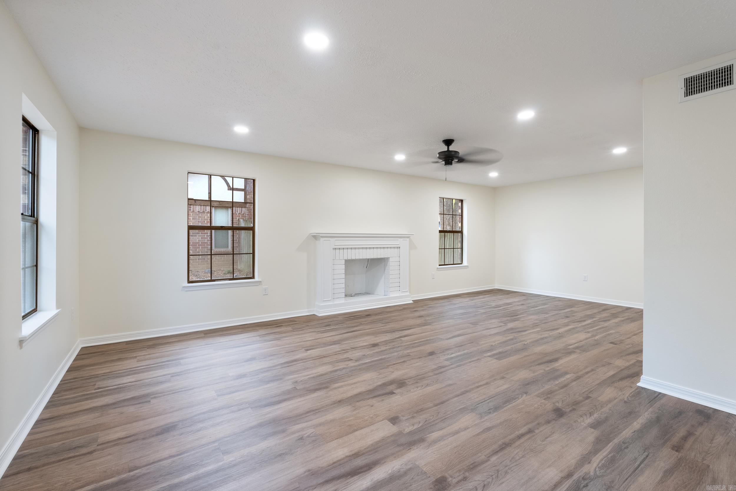 SMOKING OAKS ADD - Residential