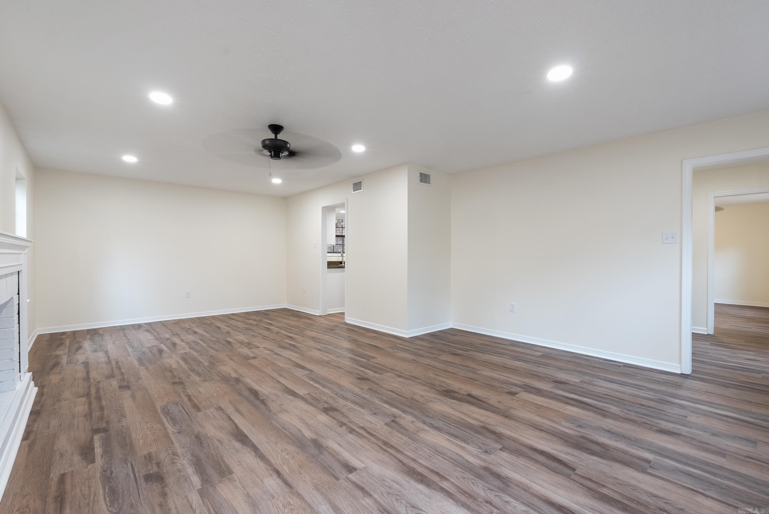 SMOKING OAKS ADD - Residential