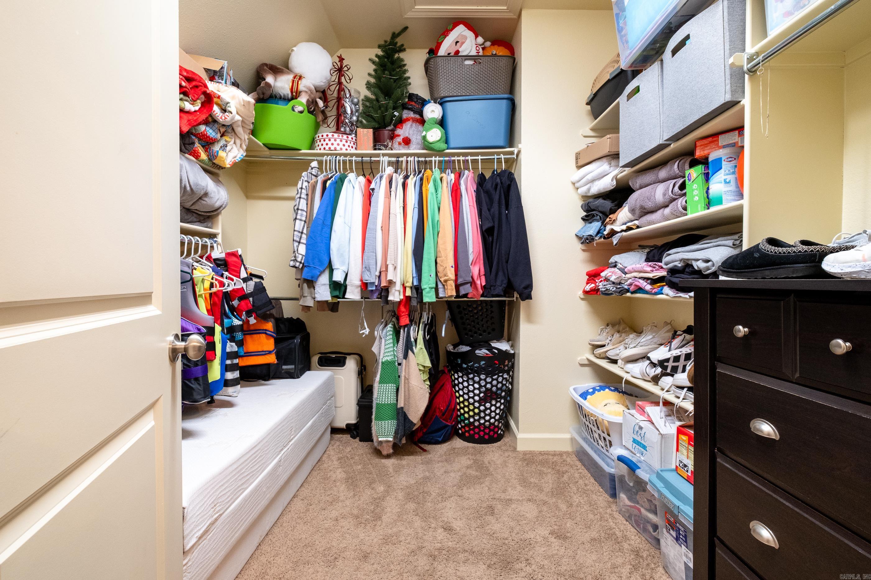 CHENAL VALLEY EPERNAY PLACE - Residential