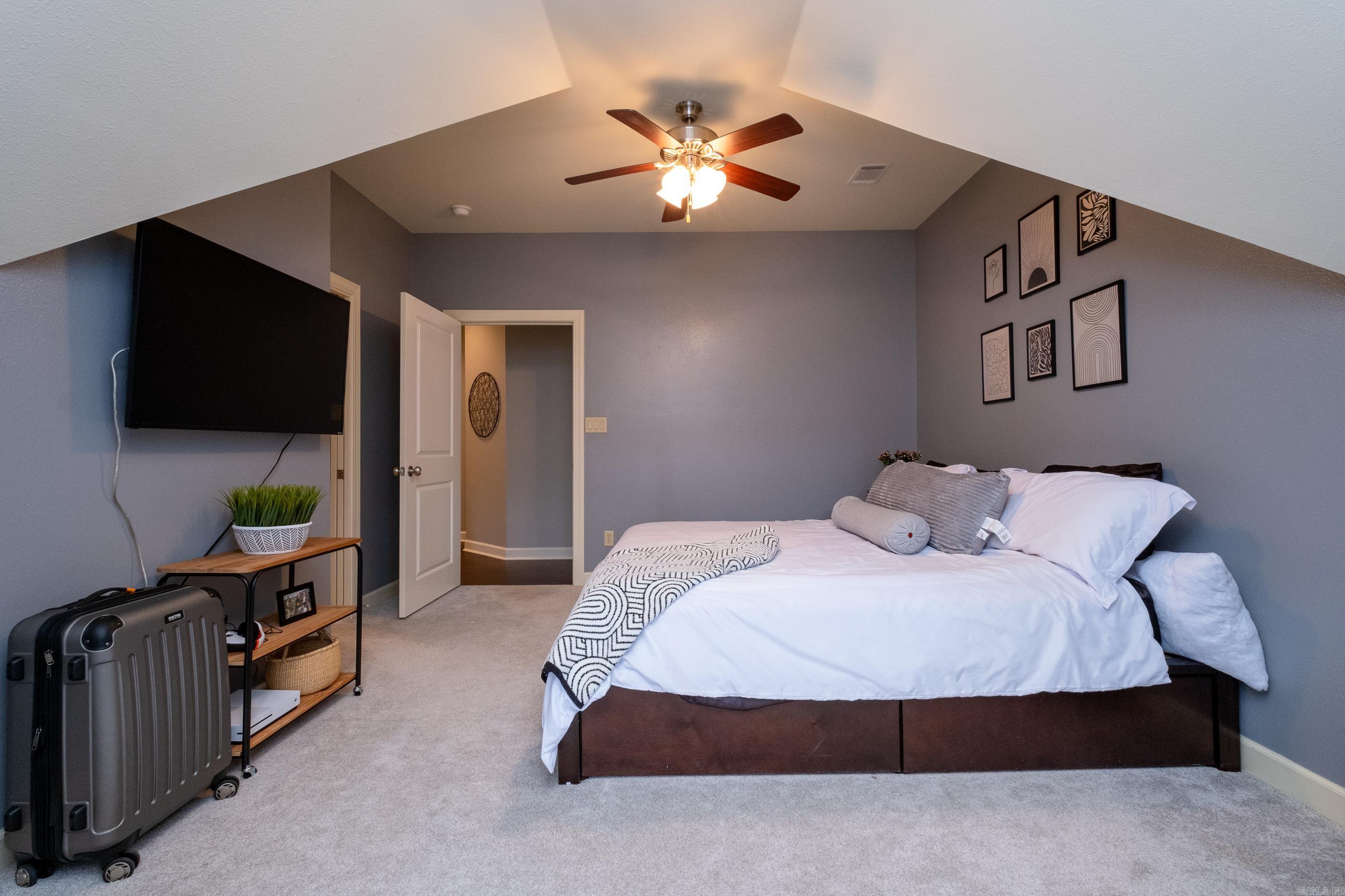 CHENAL VALLEY EPERNAY PLACE - Residential