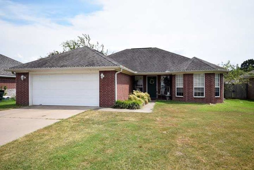 Great starter home, close to shopping and restaurants, washer and dryer and refrigerator convey, Seller providing 1 yr. Home Warranty. $5000 Floor and paint allowance.