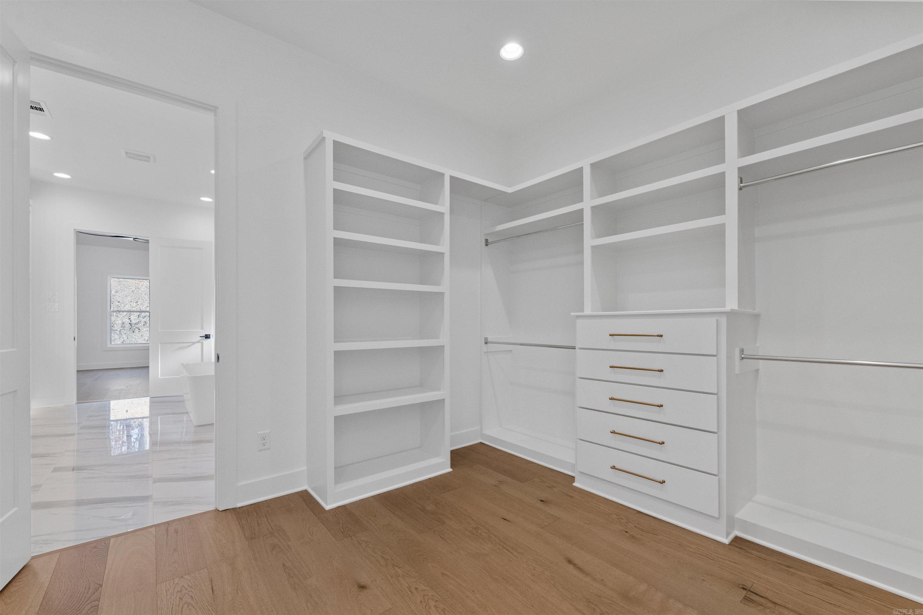 CHENAL VALLEY ABINGTON COURT - Residential