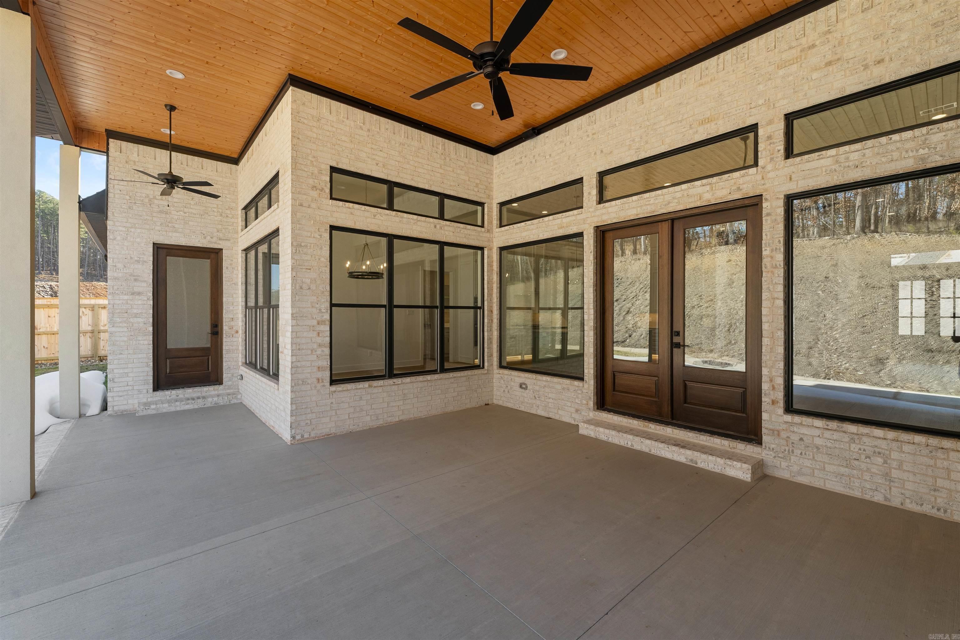 CHENAL VALLEY ABINGTON COURT - Residential