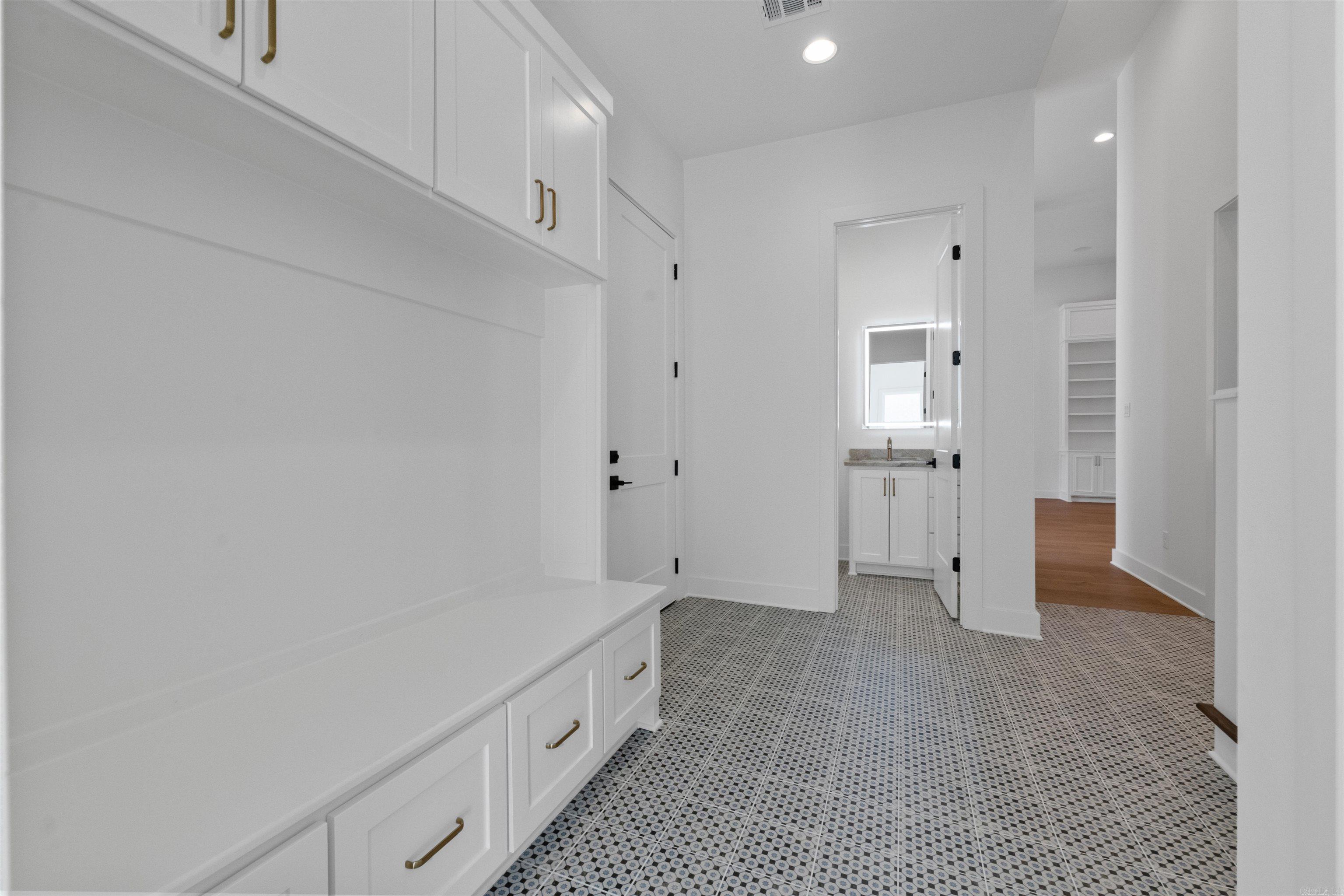 CHENAL VALLEY ABINGTON COURT - Residential