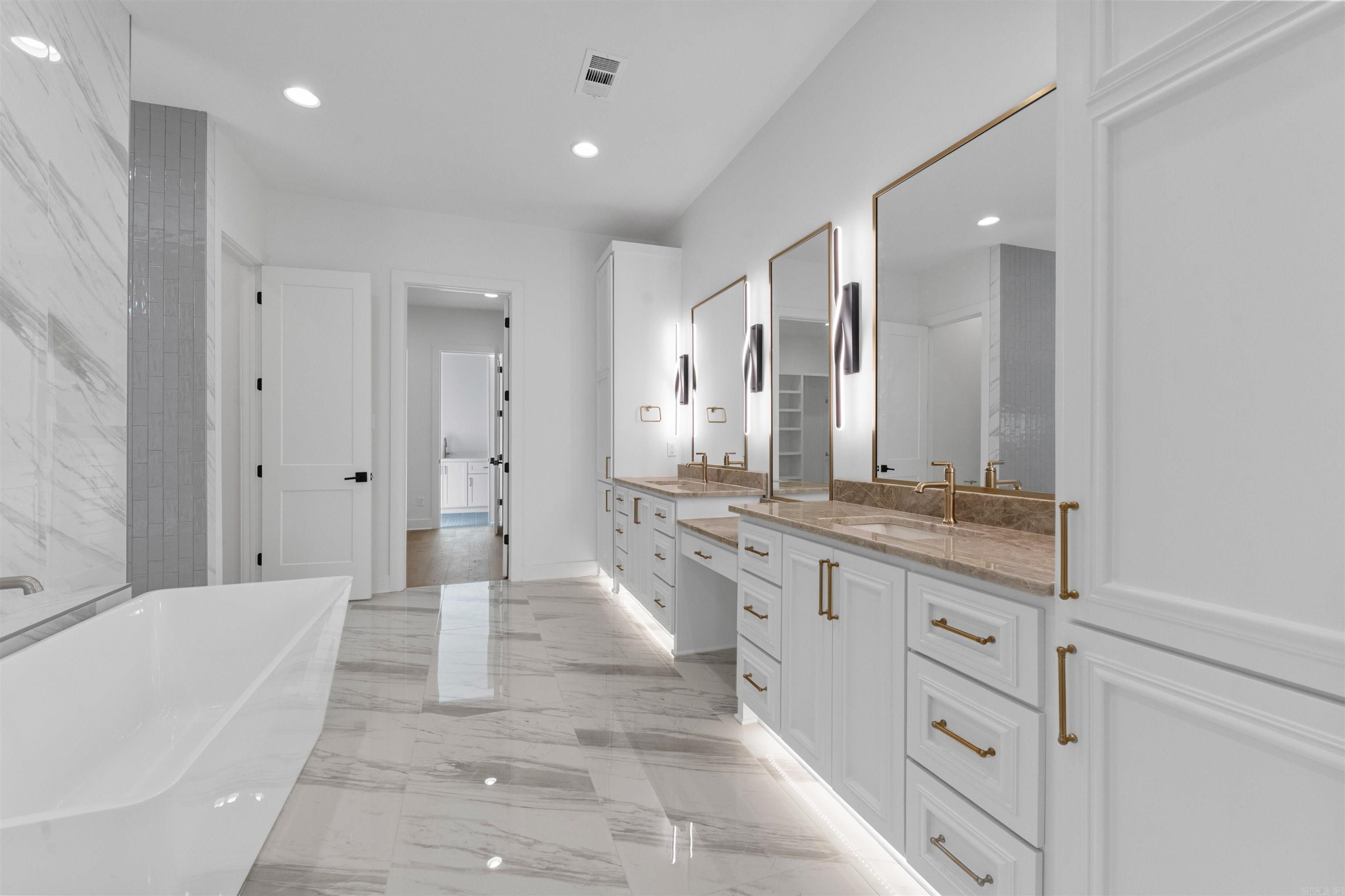 CHENAL VALLEY ABINGTON COURT - Residential