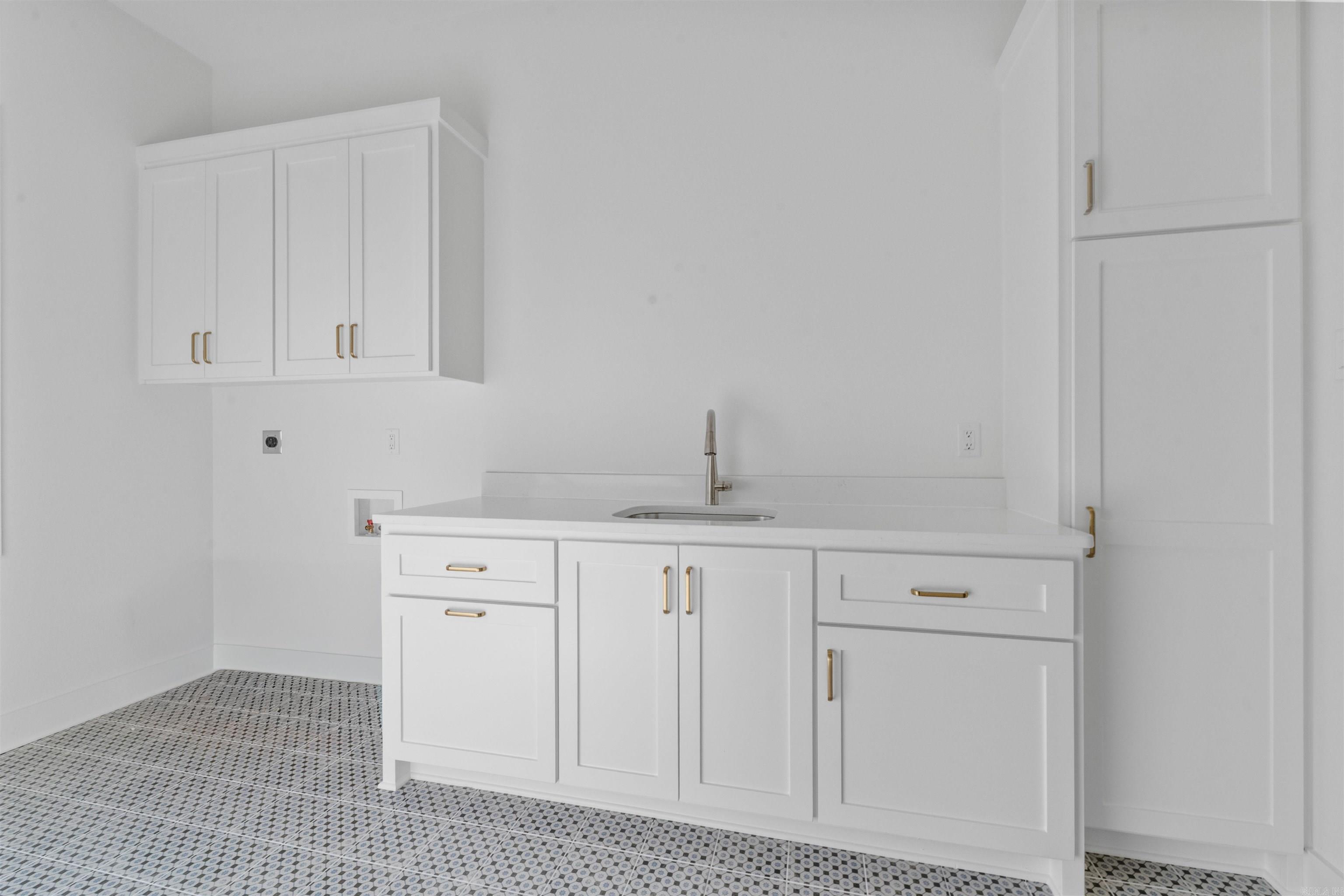 CHENAL VALLEY ABINGTON COURT - Residential