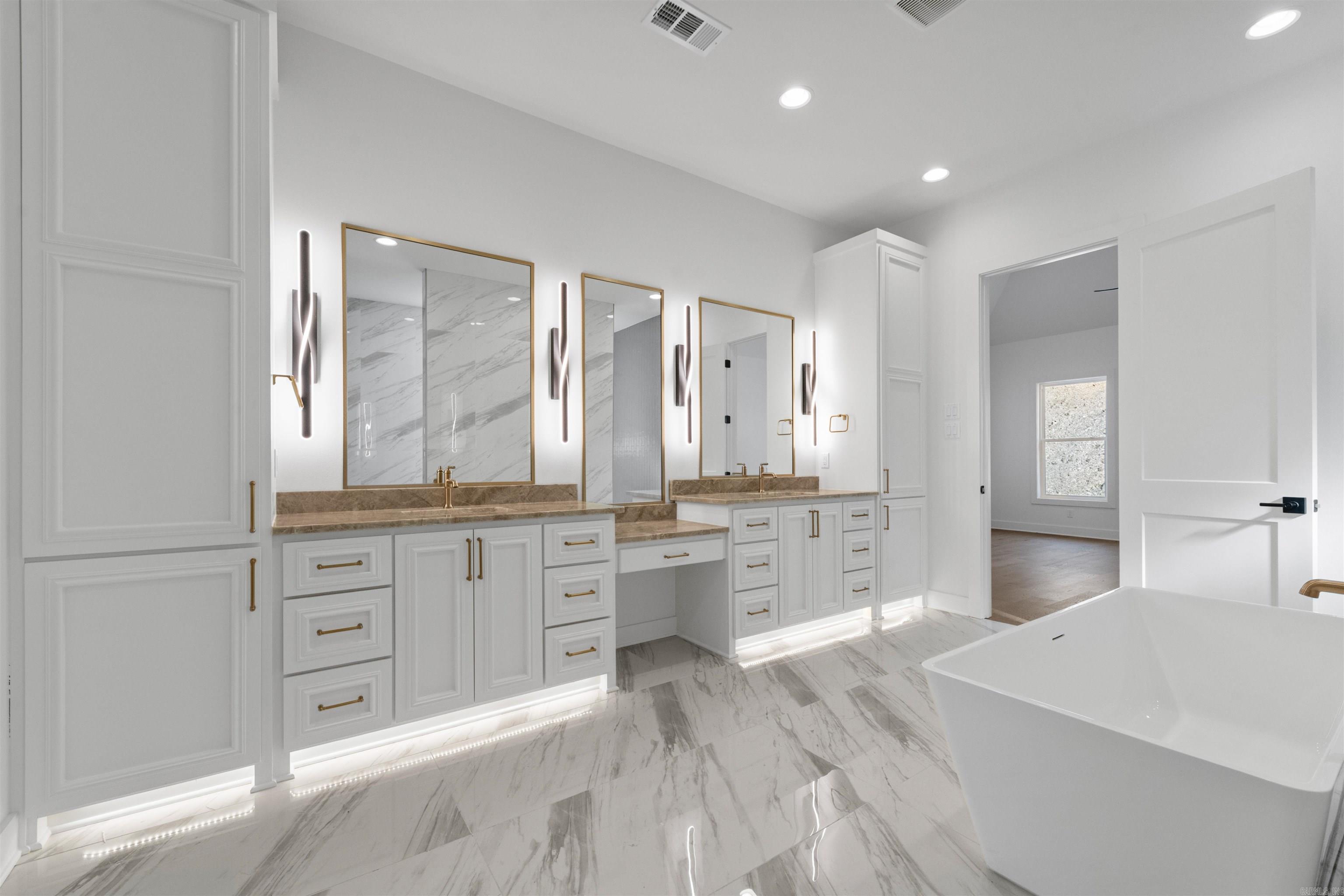 CHENAL VALLEY ABINGTON COURT - Residential