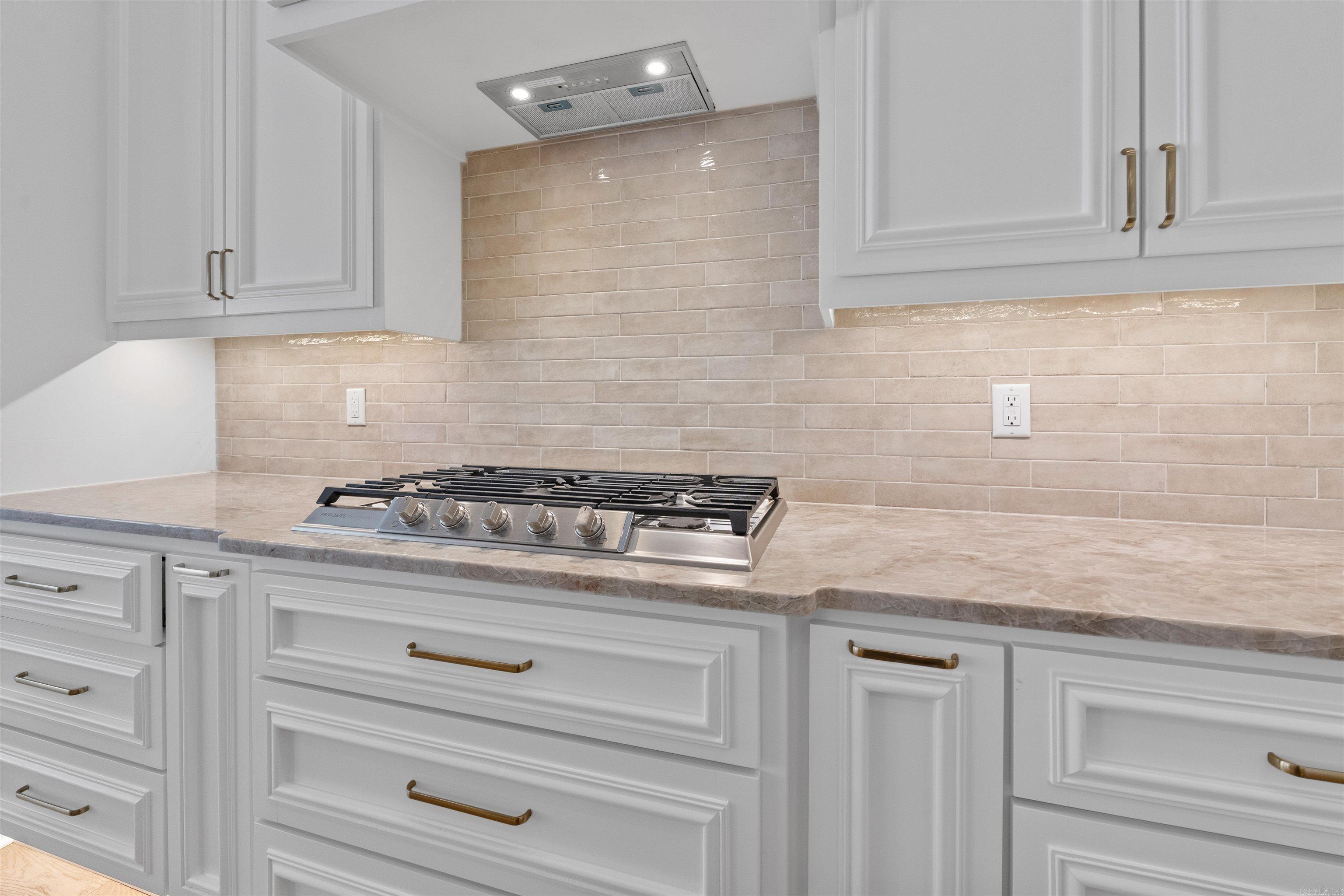 CHENAL VALLEY ABINGTON COURT - Residential