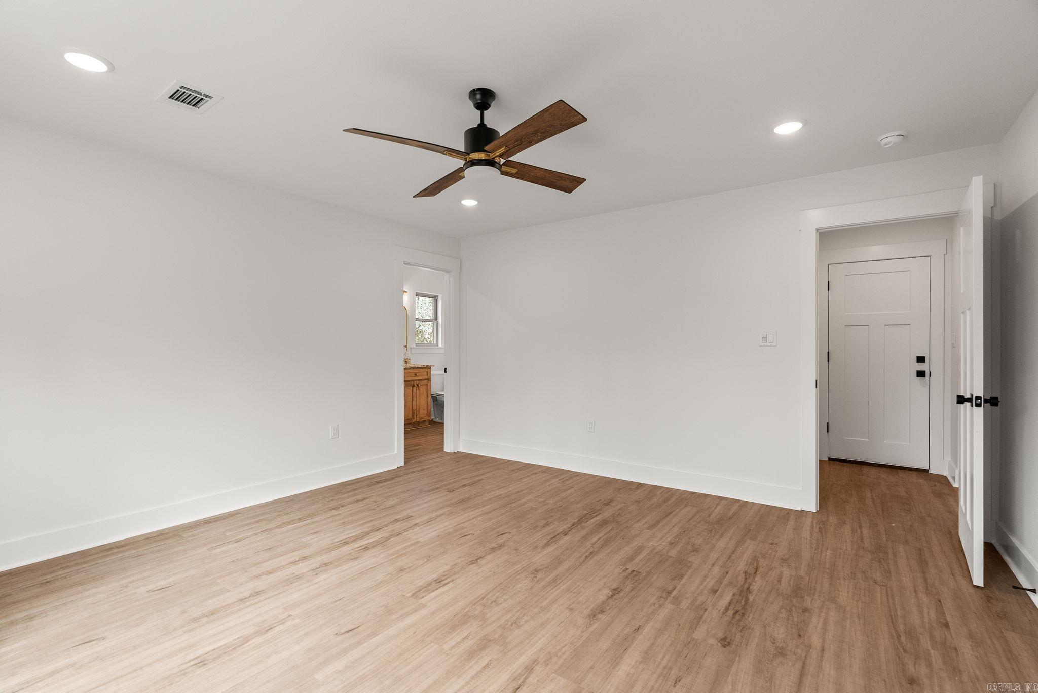 WILHELMINA COVE - Residential