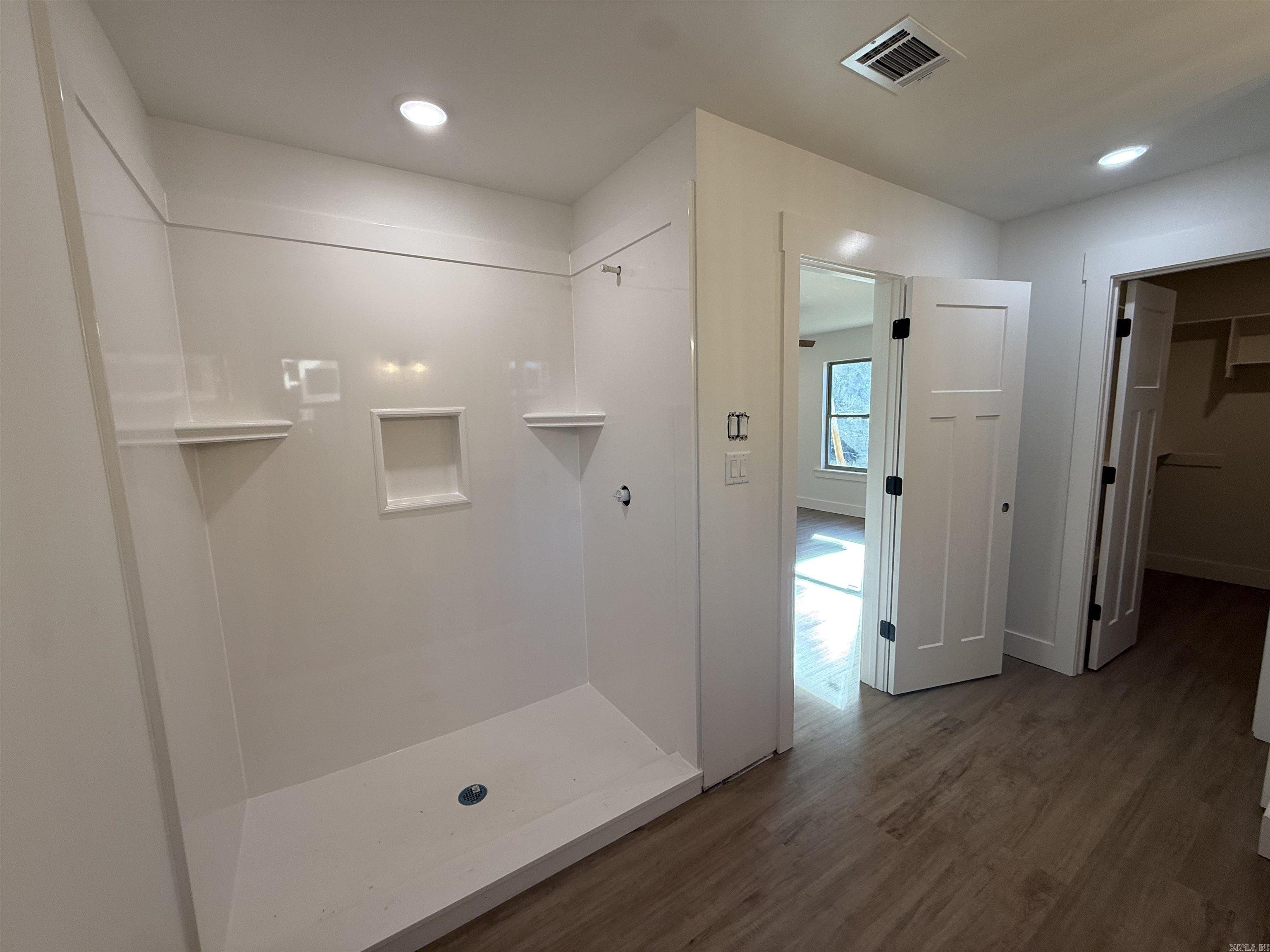 WILHELMINA COVE - Residential