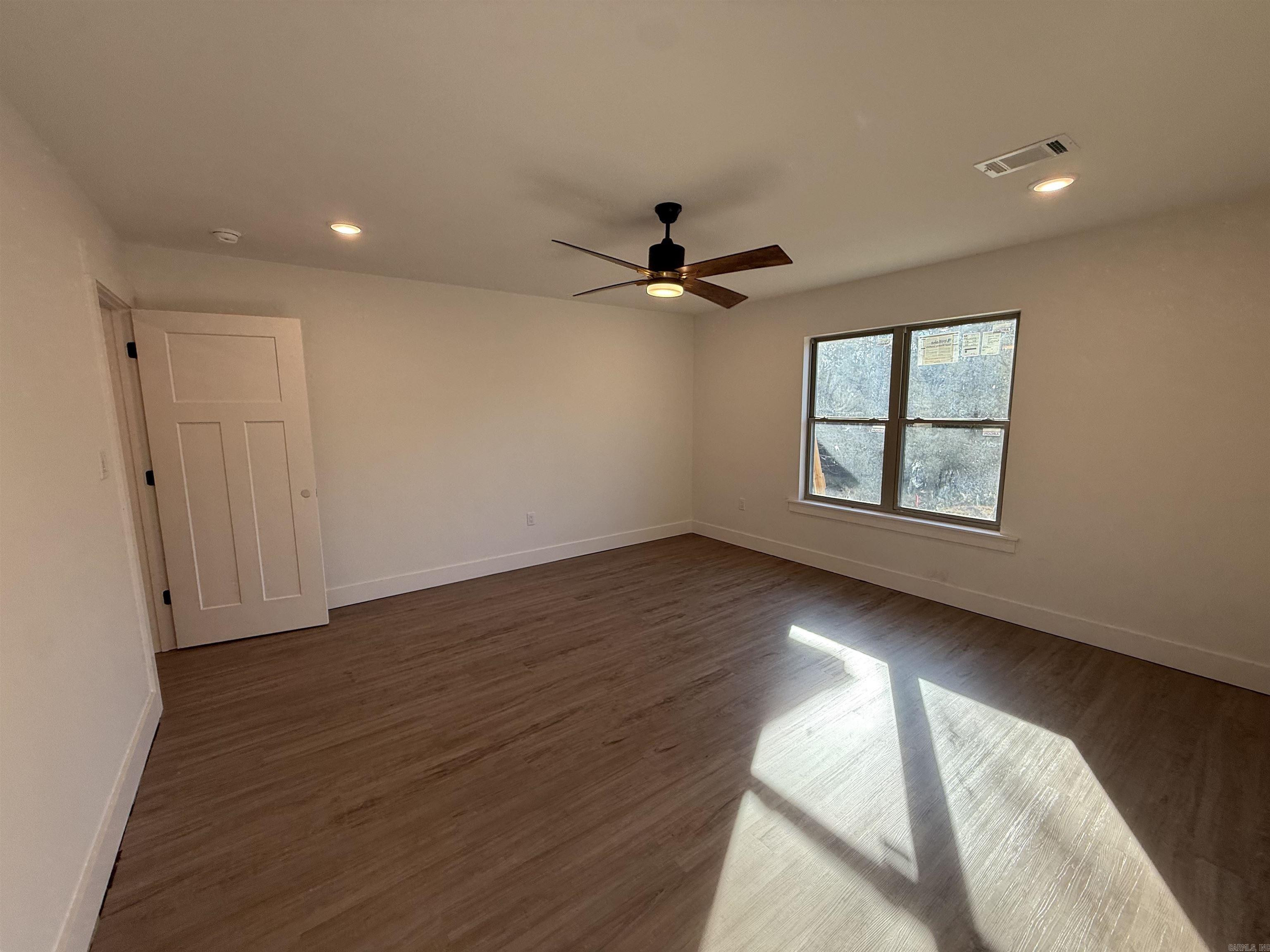 WILHELMINA COVE - Residential