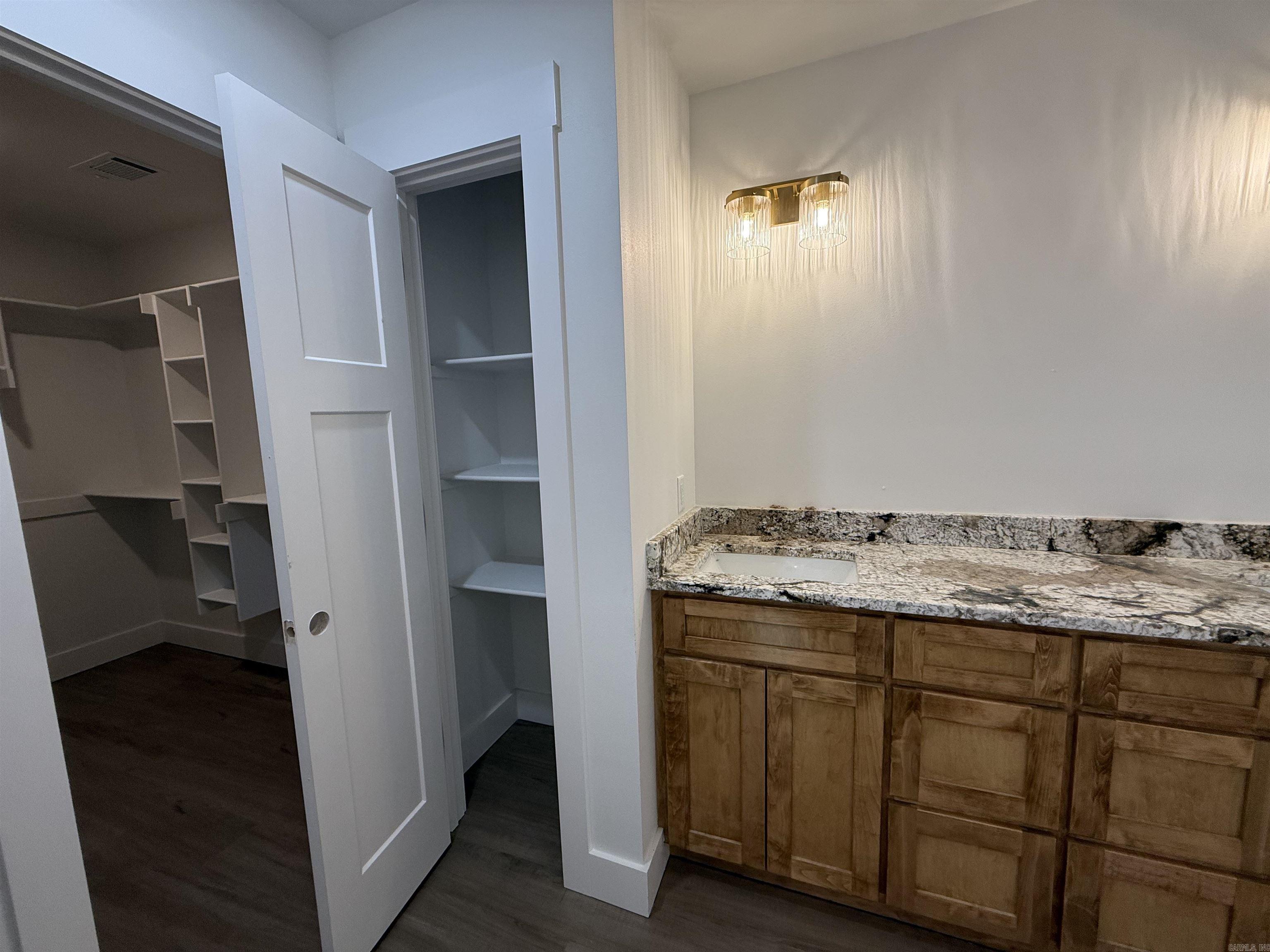 WILHELMINA COVE - Residential