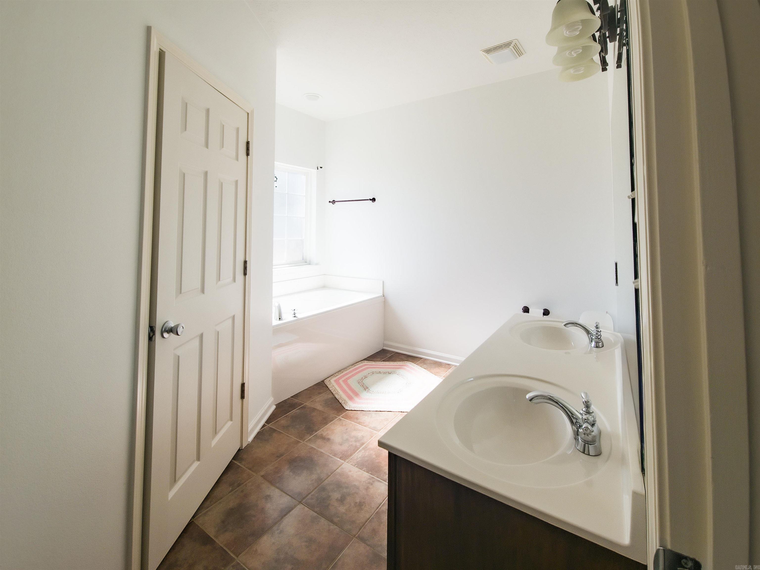 CANTERBURY PLACE - Residential