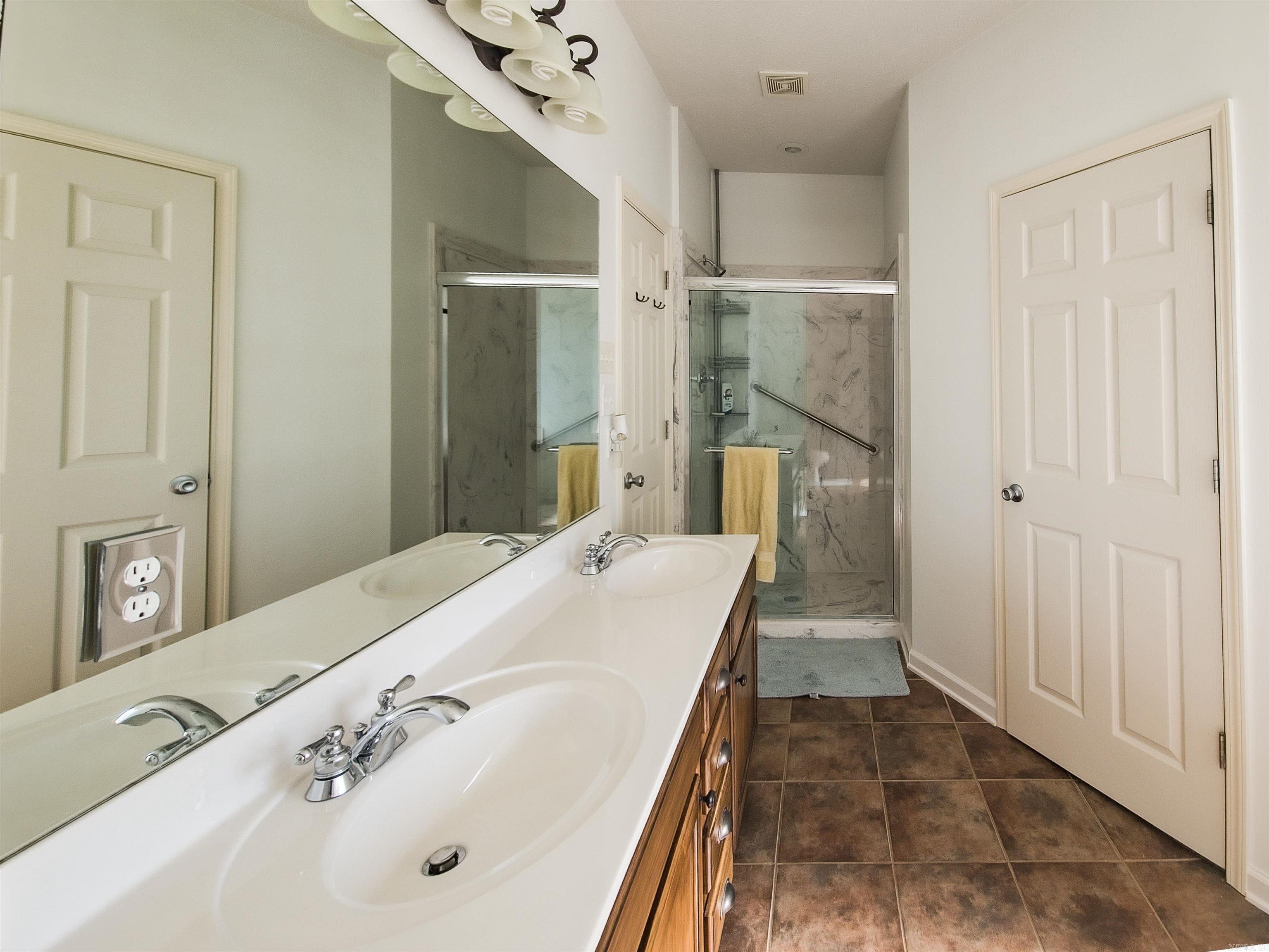 CANTERBURY PLACE - Residential