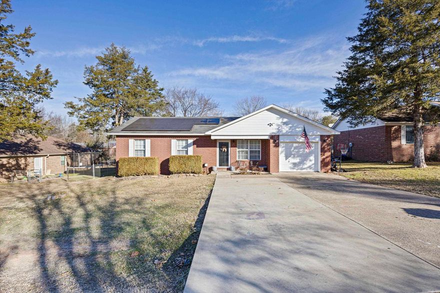 Charming and energy-efficient 3-bed, 2-bath brick home in Dover, AR! With 1,118 sq. ft., this well-maintained home is perfect for first-time buyers or those looking to downsize. Enjoy low electric bills thanks to solar panels, making this an affordable and smart investment. The functional layout offers a cozy living space, a well-equipped kitchen, and comfortable bedrooms. The durable brick exterior ensures low maintenance, while the peaceful location provides a welcoming atmosphere. Don't miss this starter home with modern efficiency!