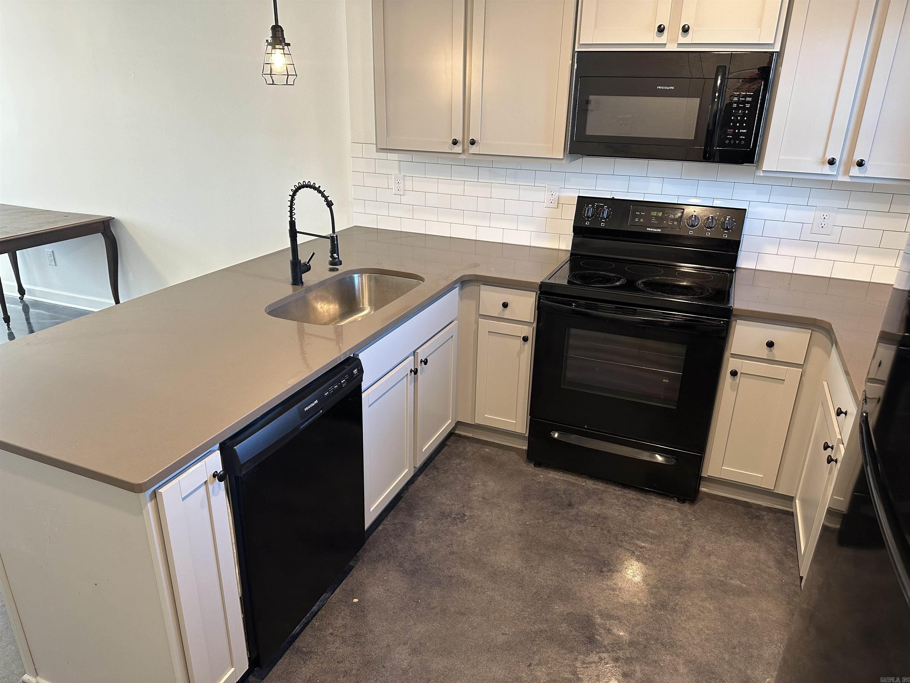 Oak Glenn - Residential Lease