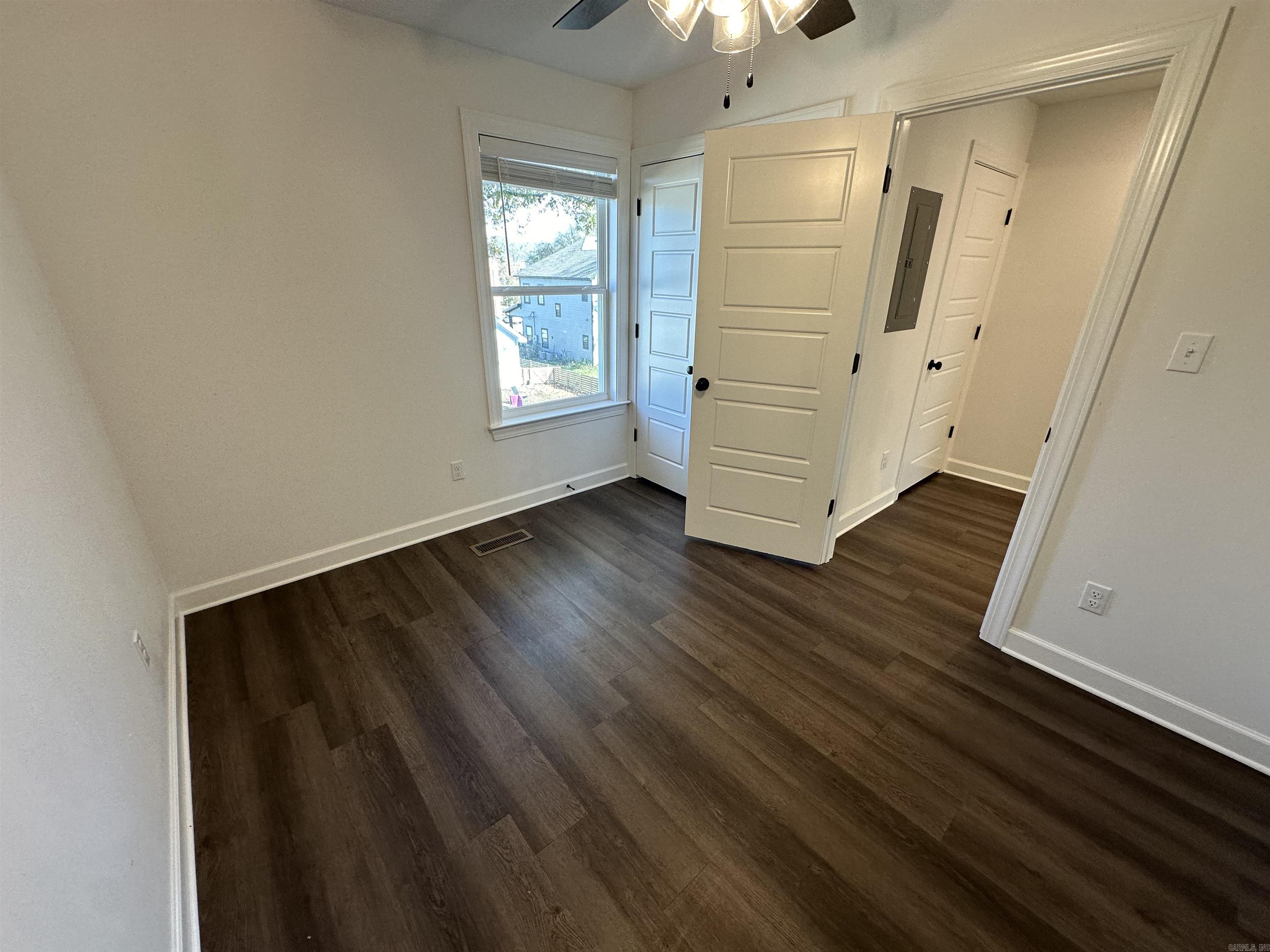 Oak Glenn - Residential Lease