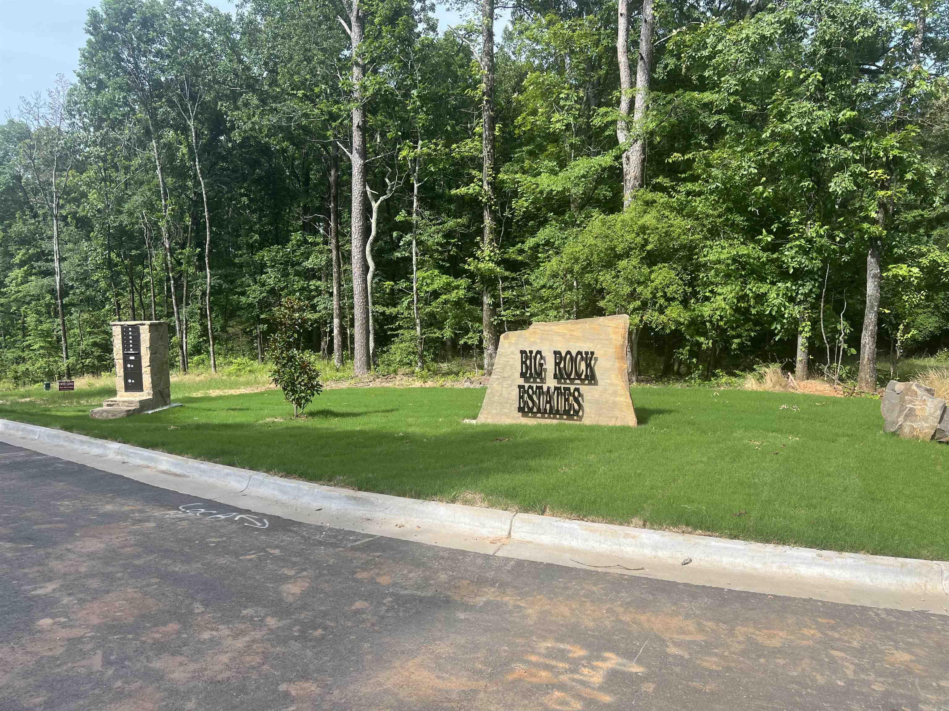 BIG ROCK ESTATES - Land